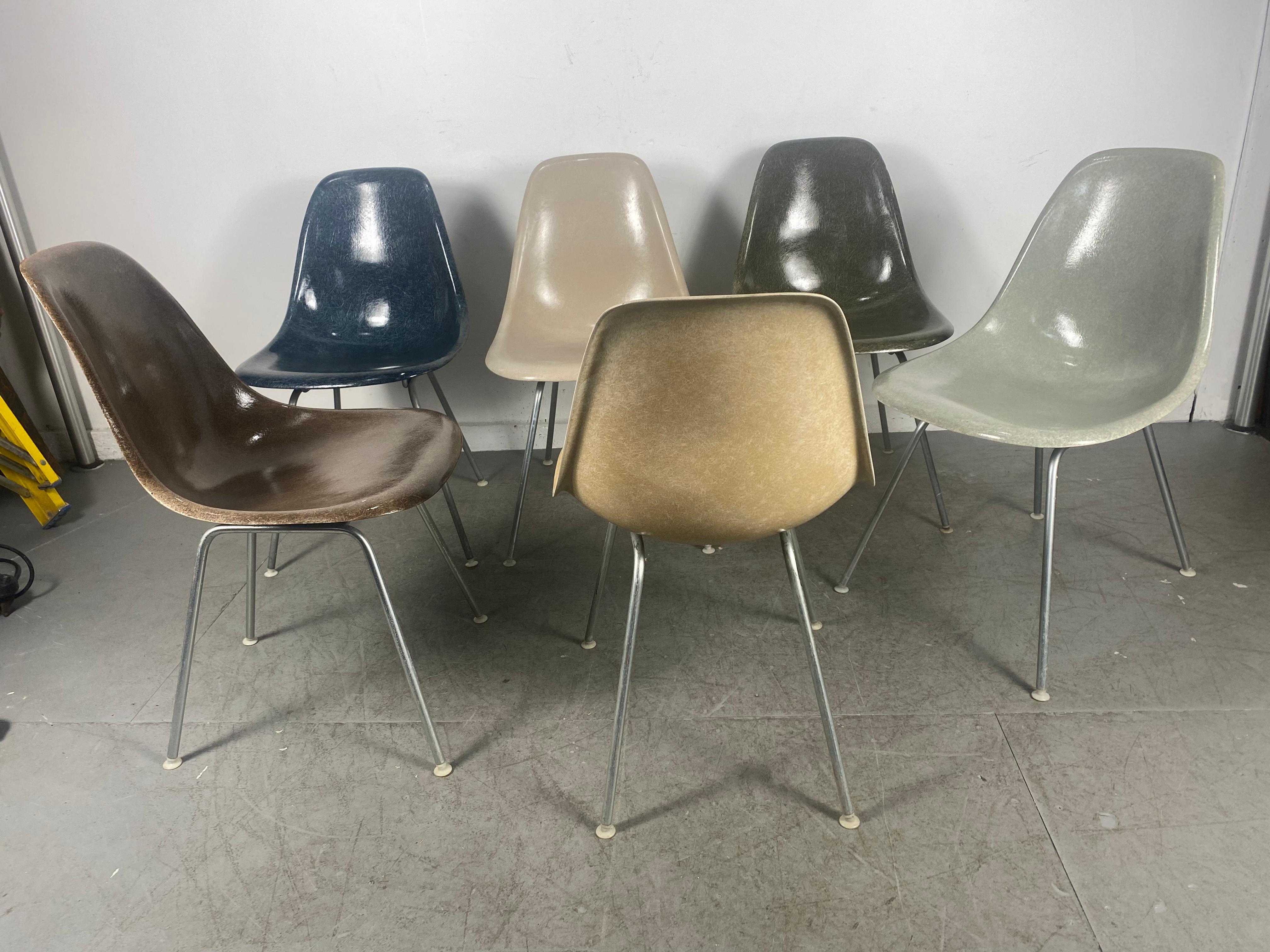 Early Set 6 Charles and Ray Eames Fiberglass Side Shell Chairs, Herman Miller 5
