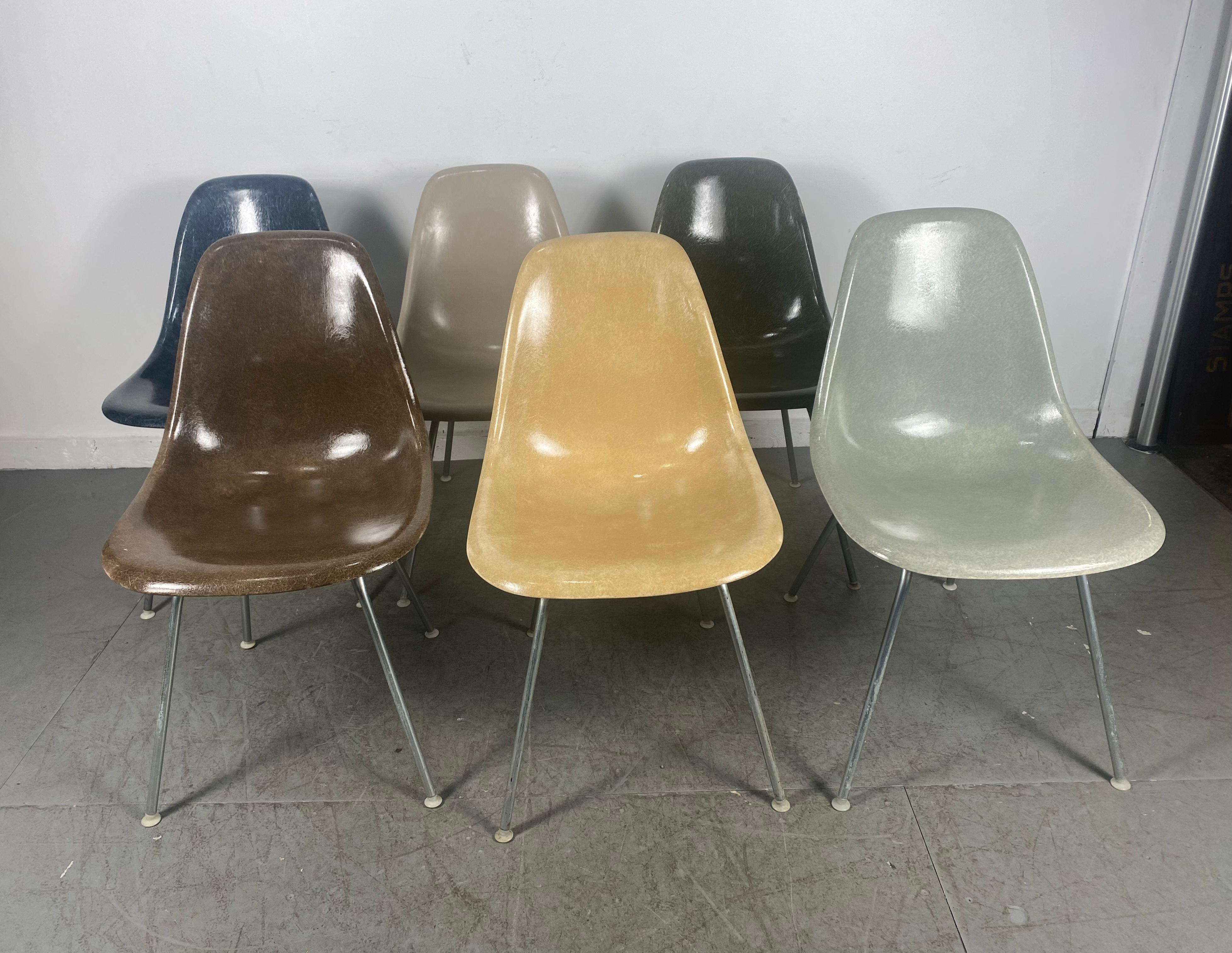 Early Set 6 Charles and Ray Eames Fiberglass Side Shell Chairs, Herman Miller 6