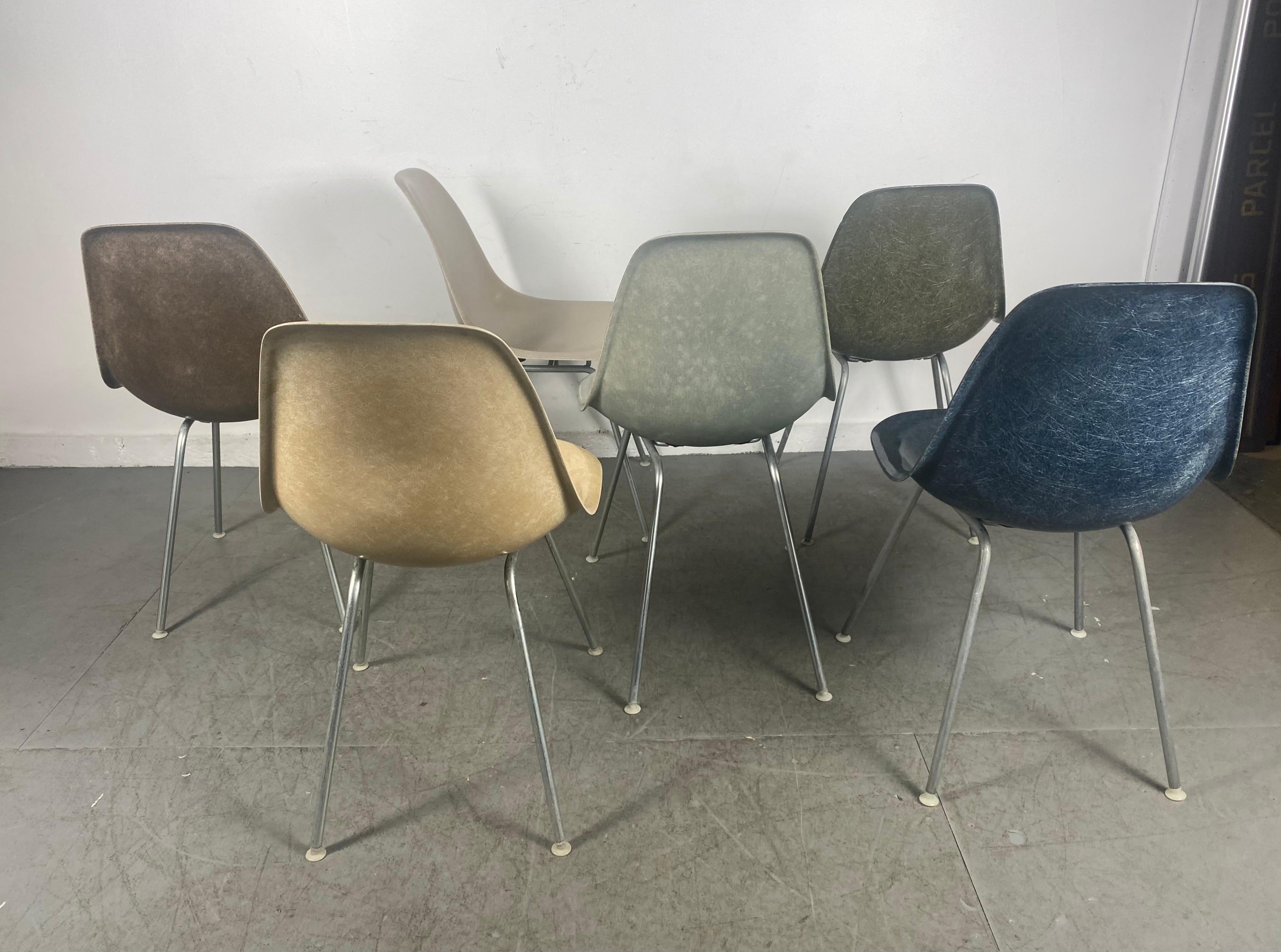 Metal Early Set 6 Charles and Ray Eames Fiberglass Side Shell Chairs, Herman Miller
