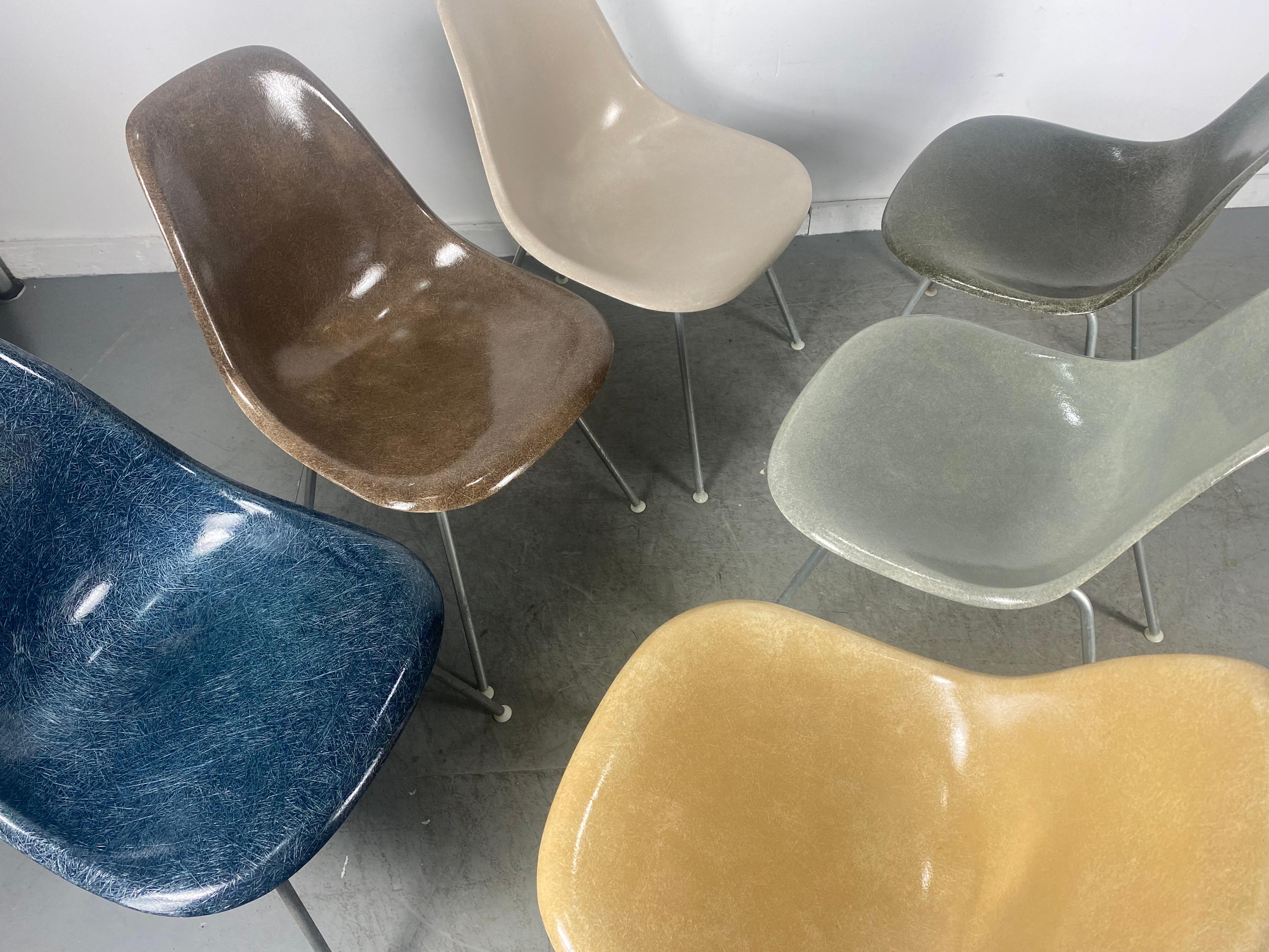 Early Set 6 Charles and Ray Eames Fiberglass Side Shell Chairs, Herman Miller 1