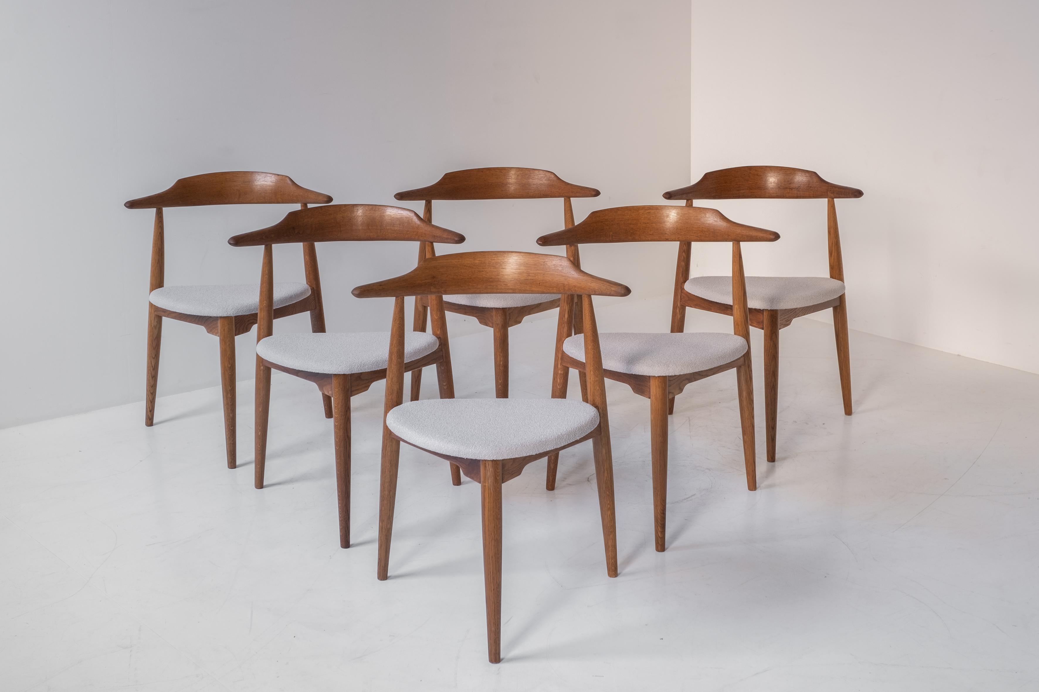 Early Set ‘Heart’ Dinner Chairs by Hans Wegner for Fritz Hansen, Denmark 1952 5