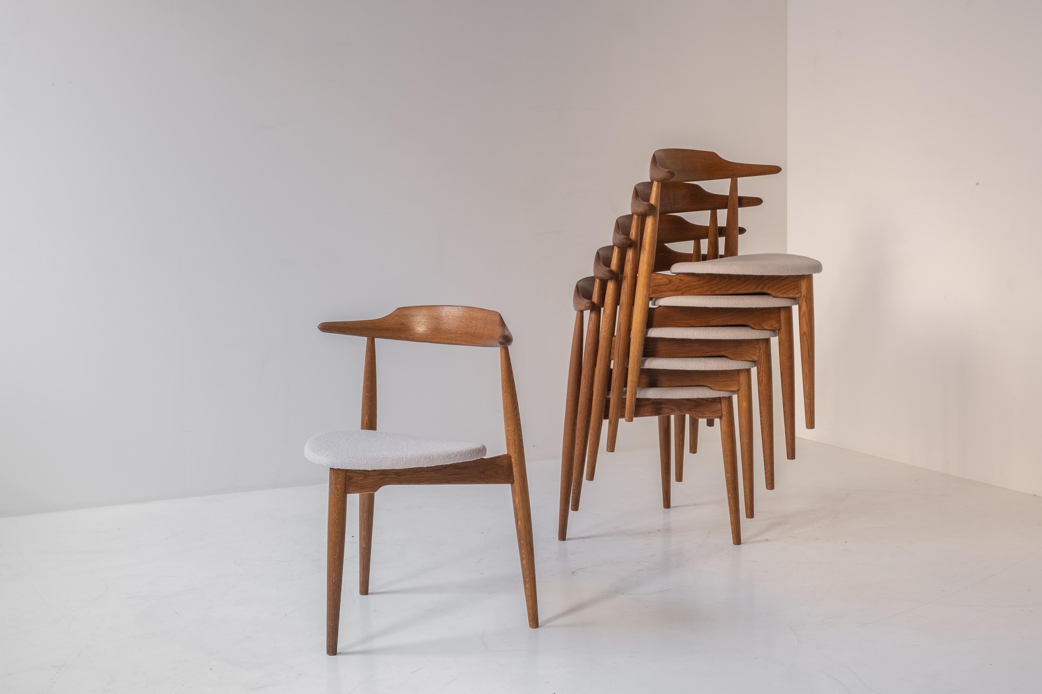 Early Set ‘Heart’ Dinner Chairs by Hans Wegner for Fritz Hansen, Denmark 1952 6