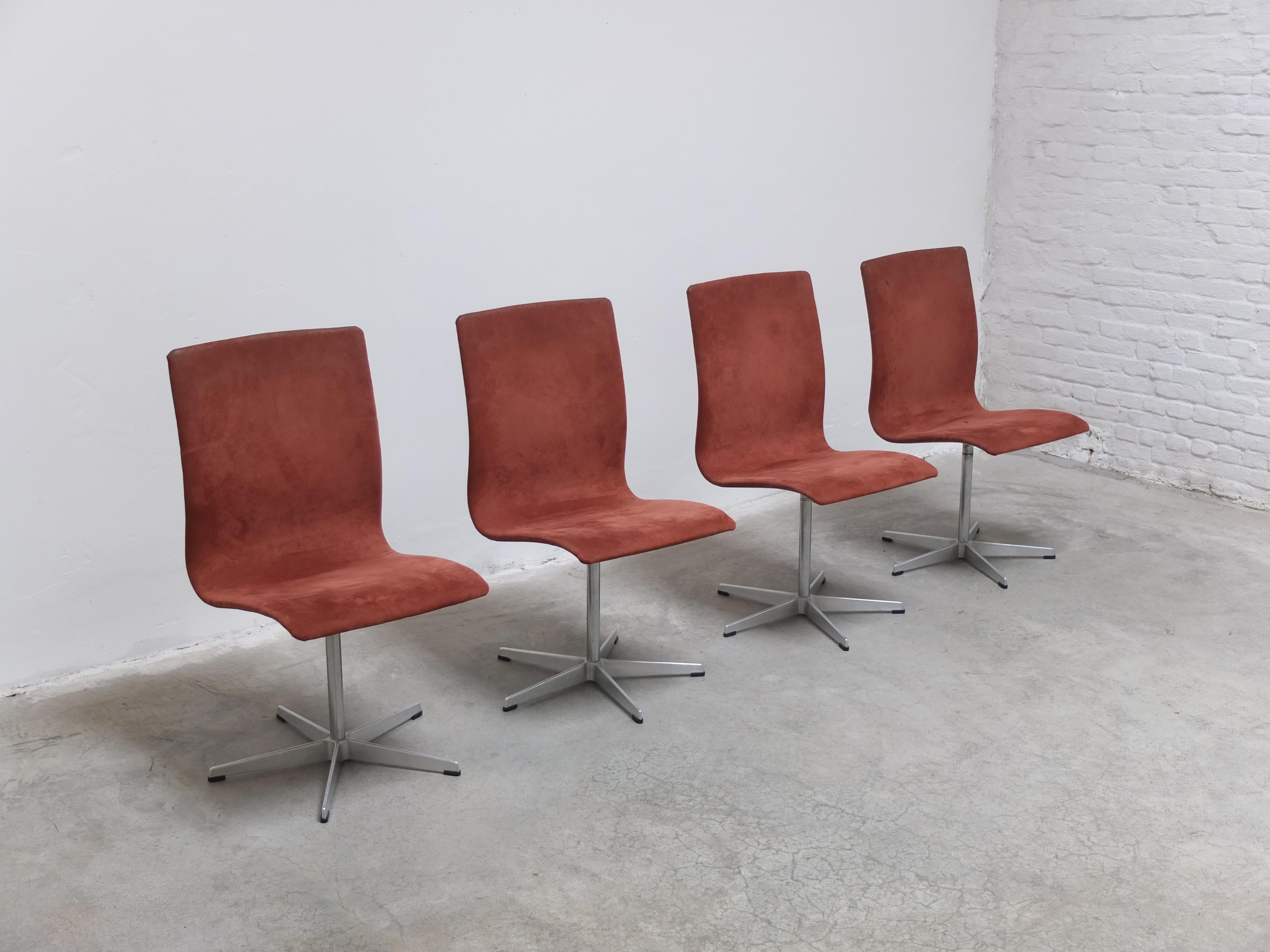 Scandinave moderne Ensemble de 4 chaises pivotantes 'Oxford' par Arne Jacobsen pour Fritz Hansen, 1966 en vente