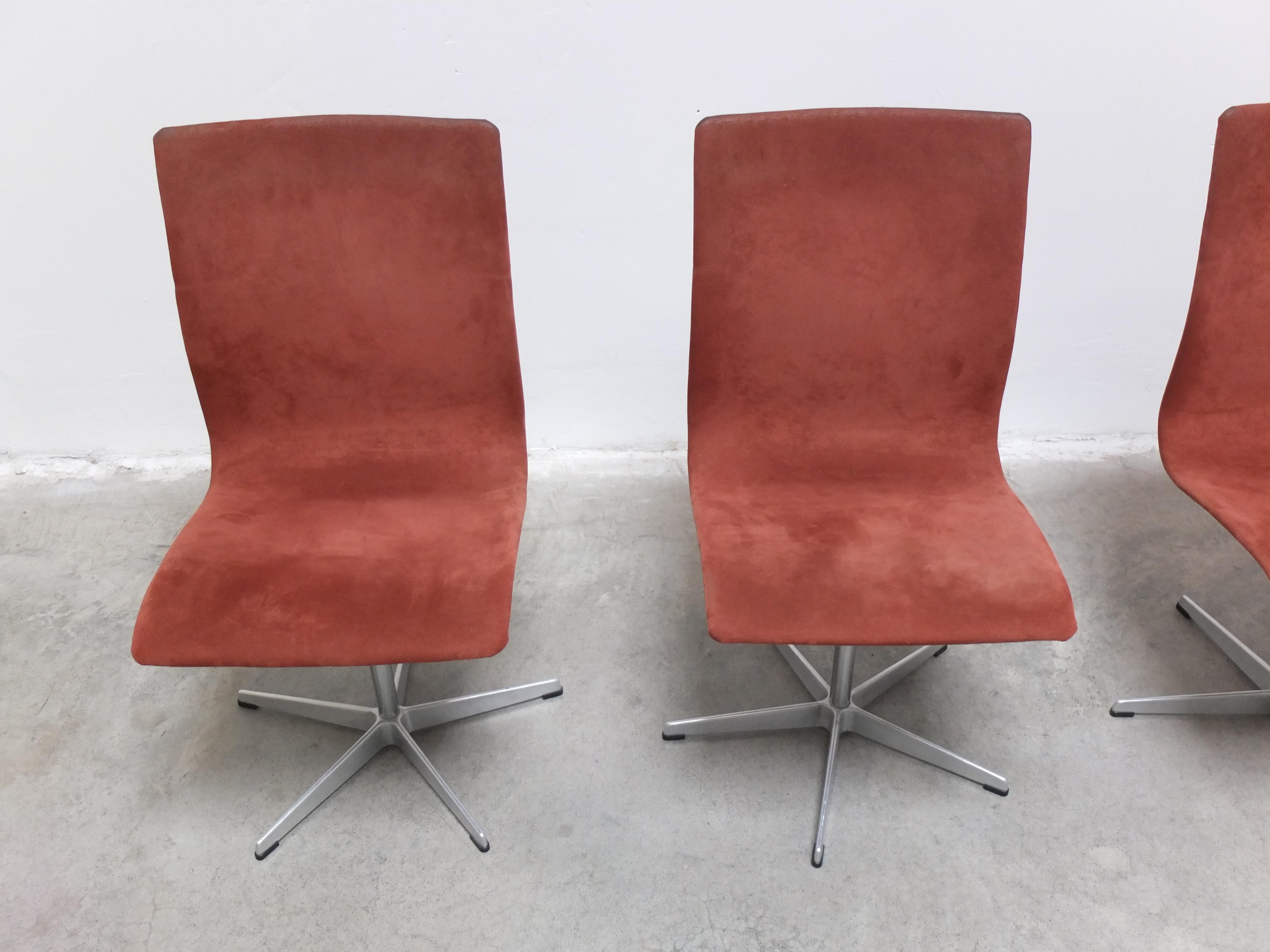 Ensemble de 4 chaises pivotantes 'Oxford' par Arne Jacobsen pour Fritz Hansen, 1966 Bon état - En vente à Antwerpen, VAN