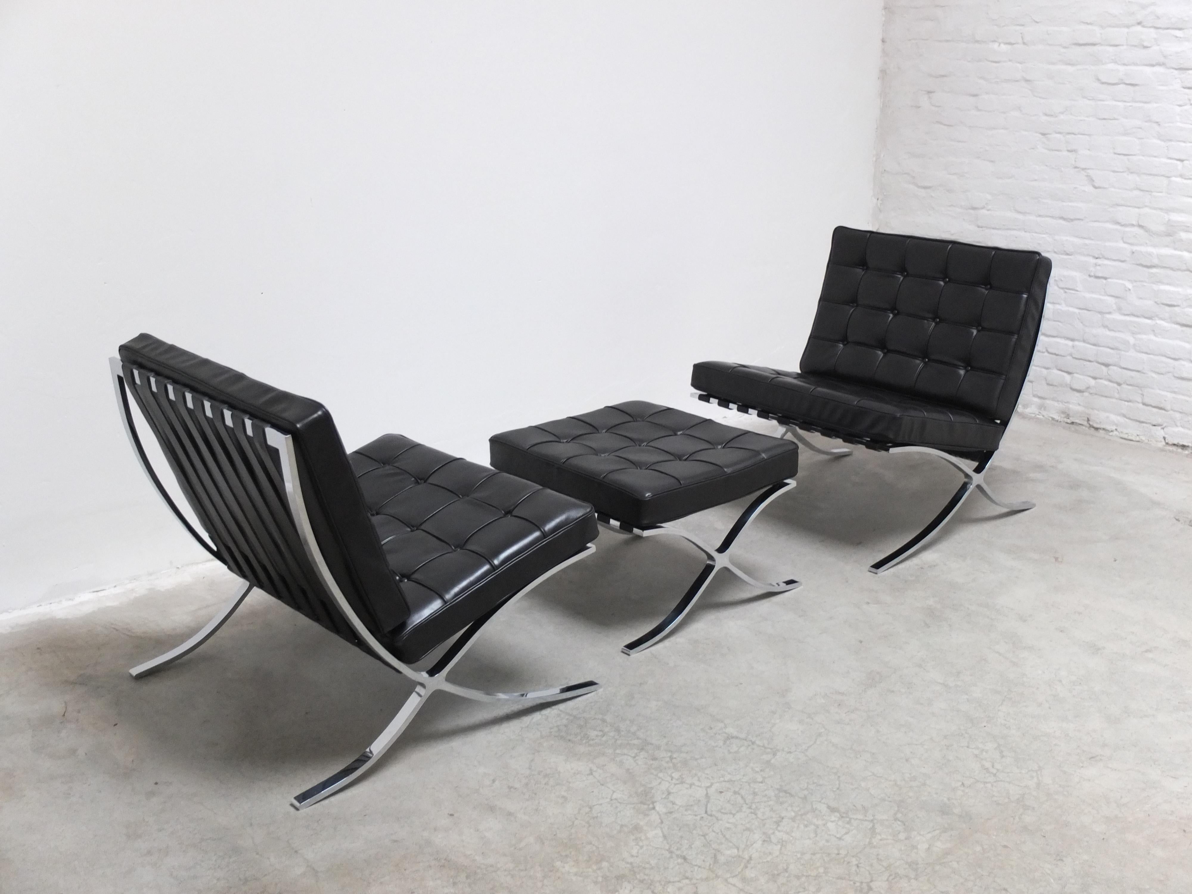 Early Set of Barcelona Chairs with Ottoman by Mies Van Der Rohe for Knoll, 1960s For Sale 5