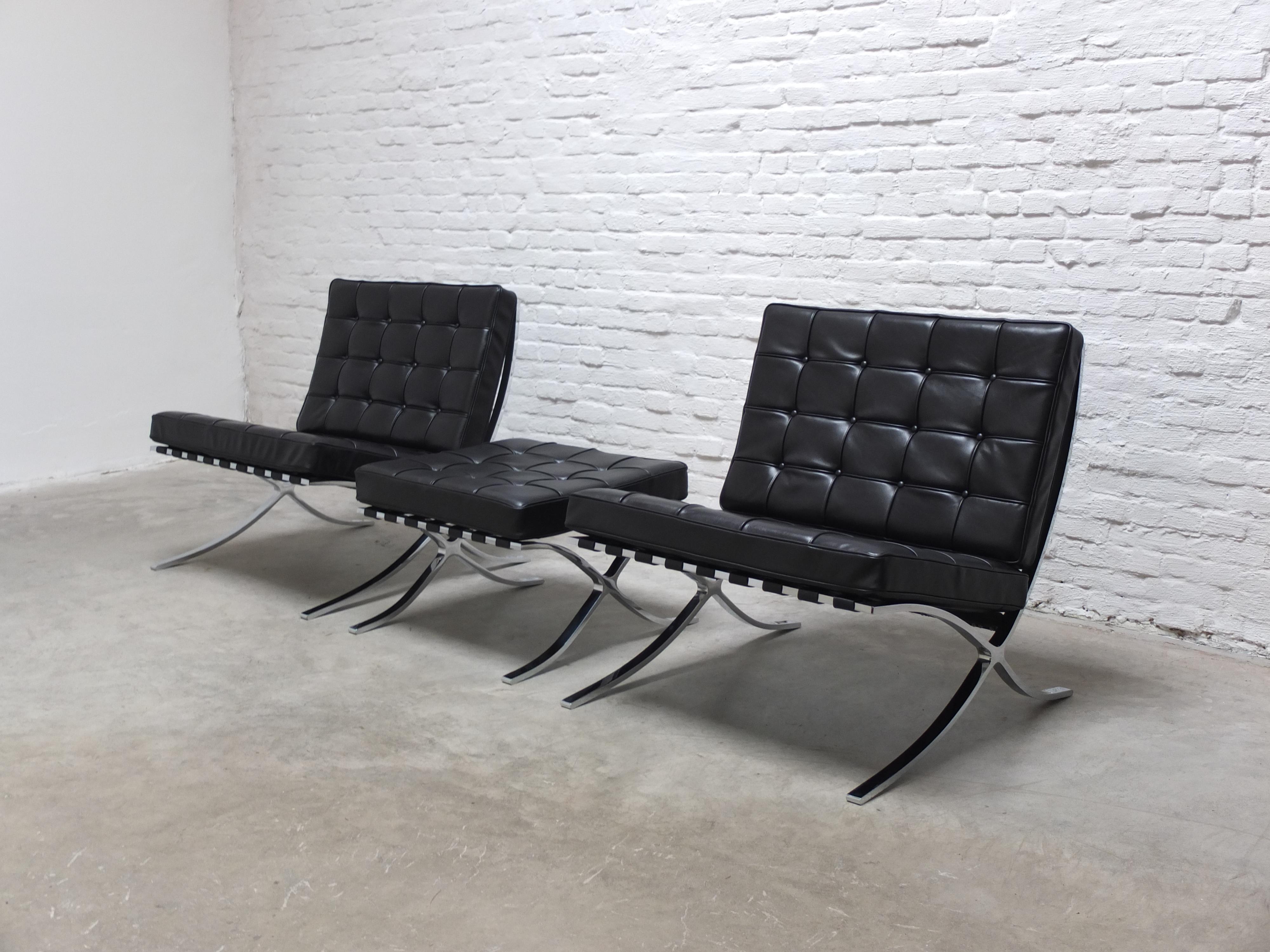 Mid-Century Modern Early Set of Barcelona Chairs with Ottoman by Mies Van Der Rohe for Knoll, 1960s For Sale