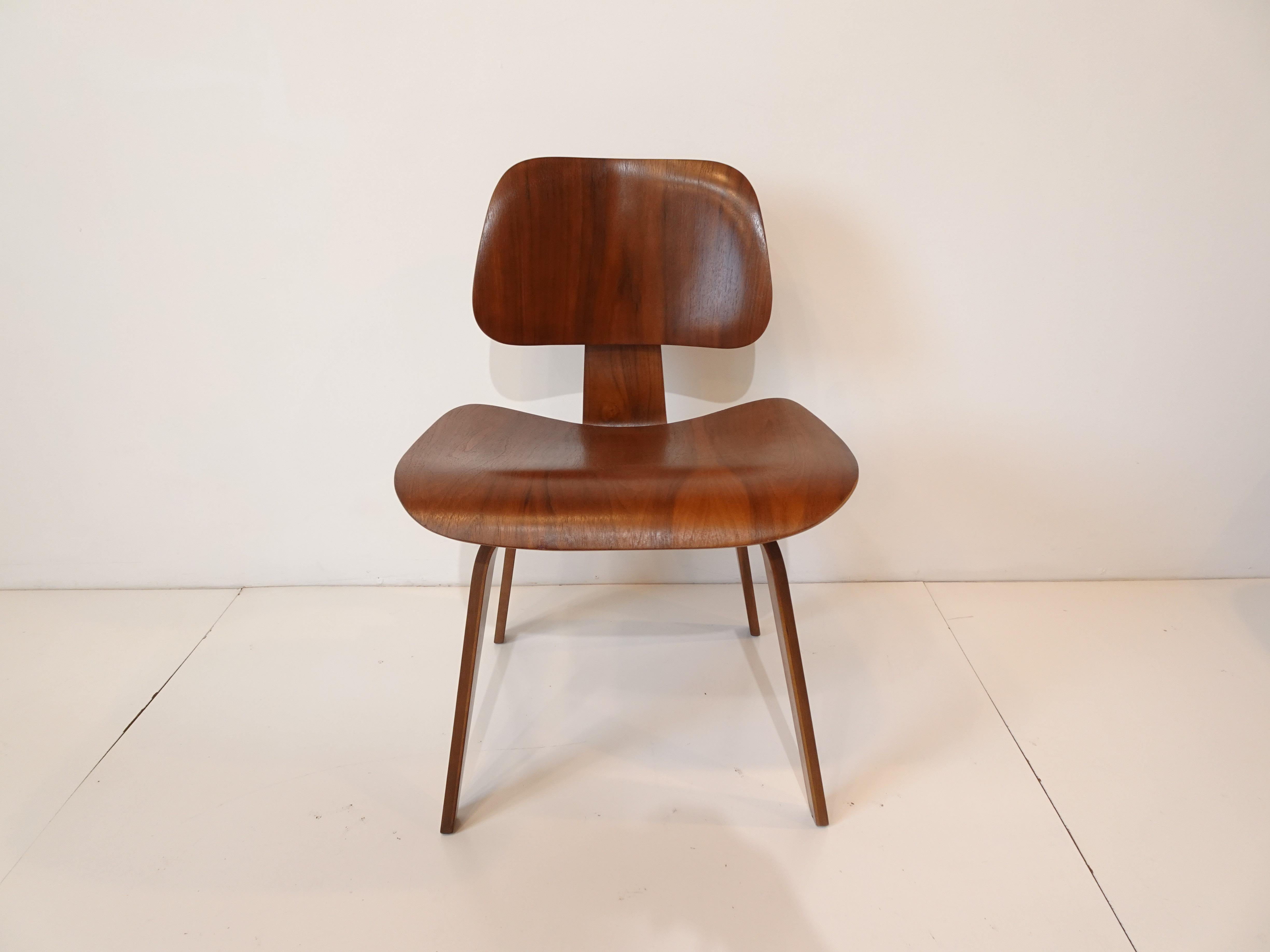 Mid-Century Modern Early Set of Eames DCW Dining Chairs