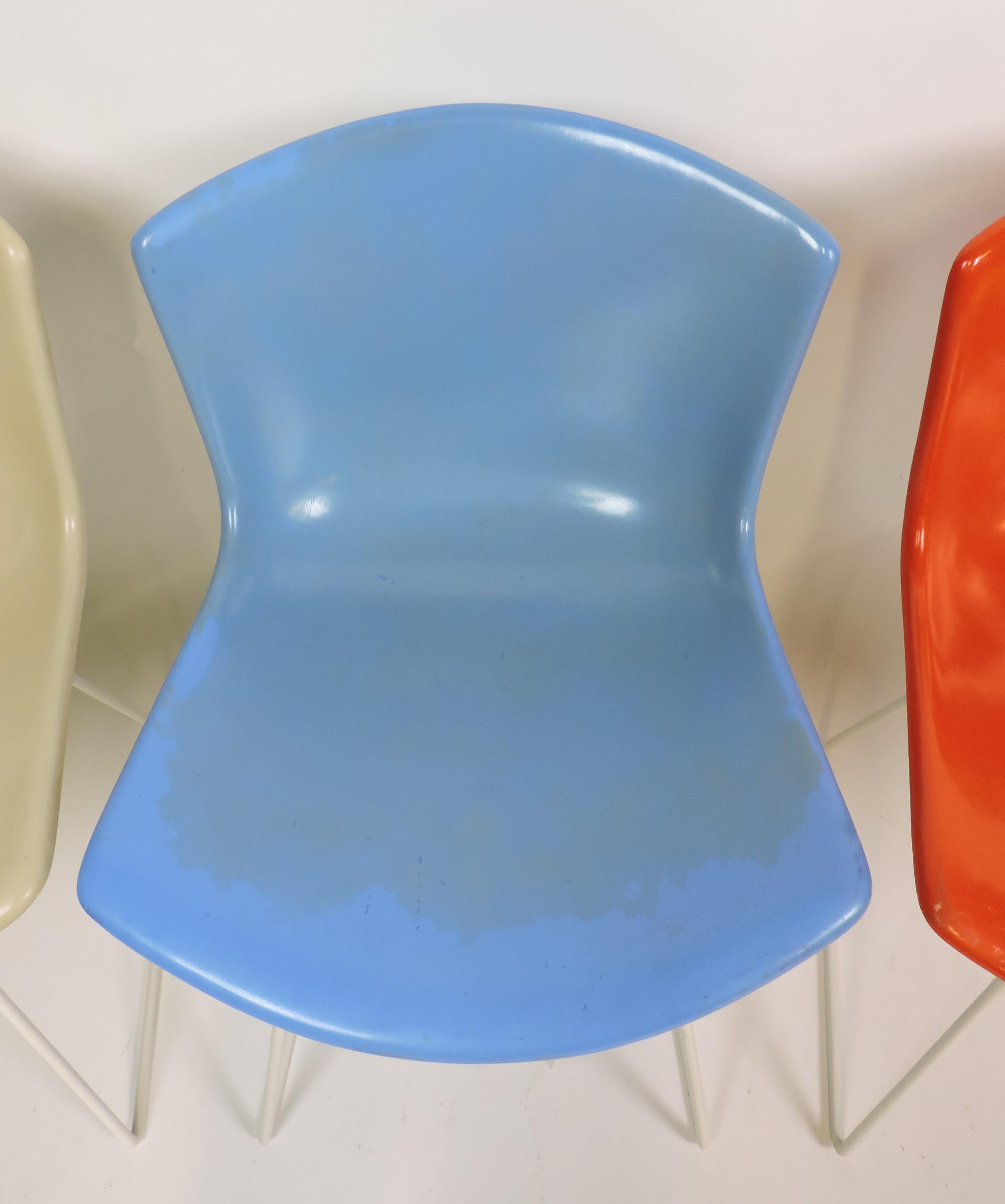 Mid-Century Modern Early Set of Four Harry Bertoia Molded Shell Side Chairs for Knoll, Labeled For Sale