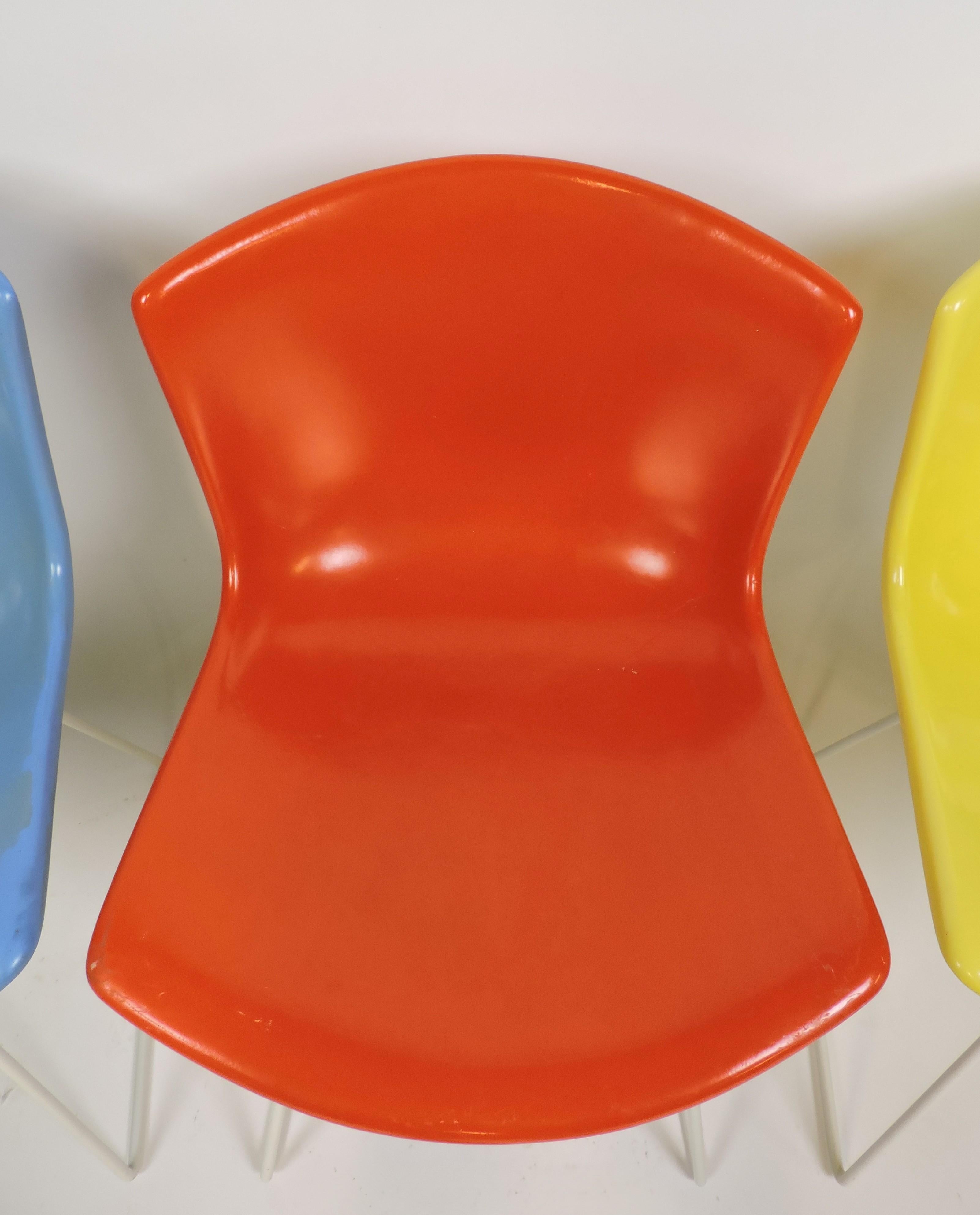 Métal Ensemble de quatre chaises d'appoint en coquillage moulé Harry Bertoia pour Knoll, étiqueté en vente