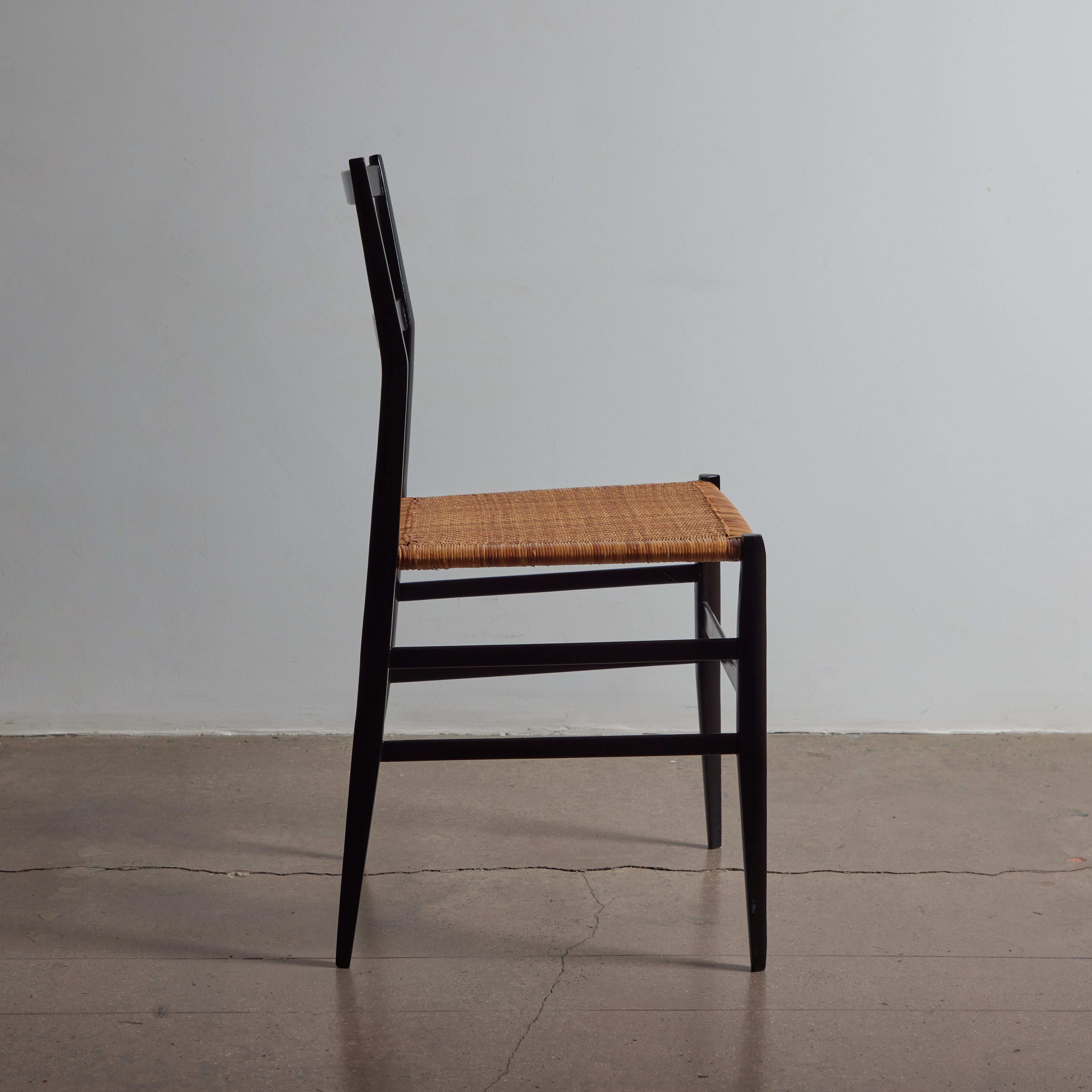 Milieu du XXe siècle Ensemble précoce de quatre chaises Superleggera de Gio Ponti en vente