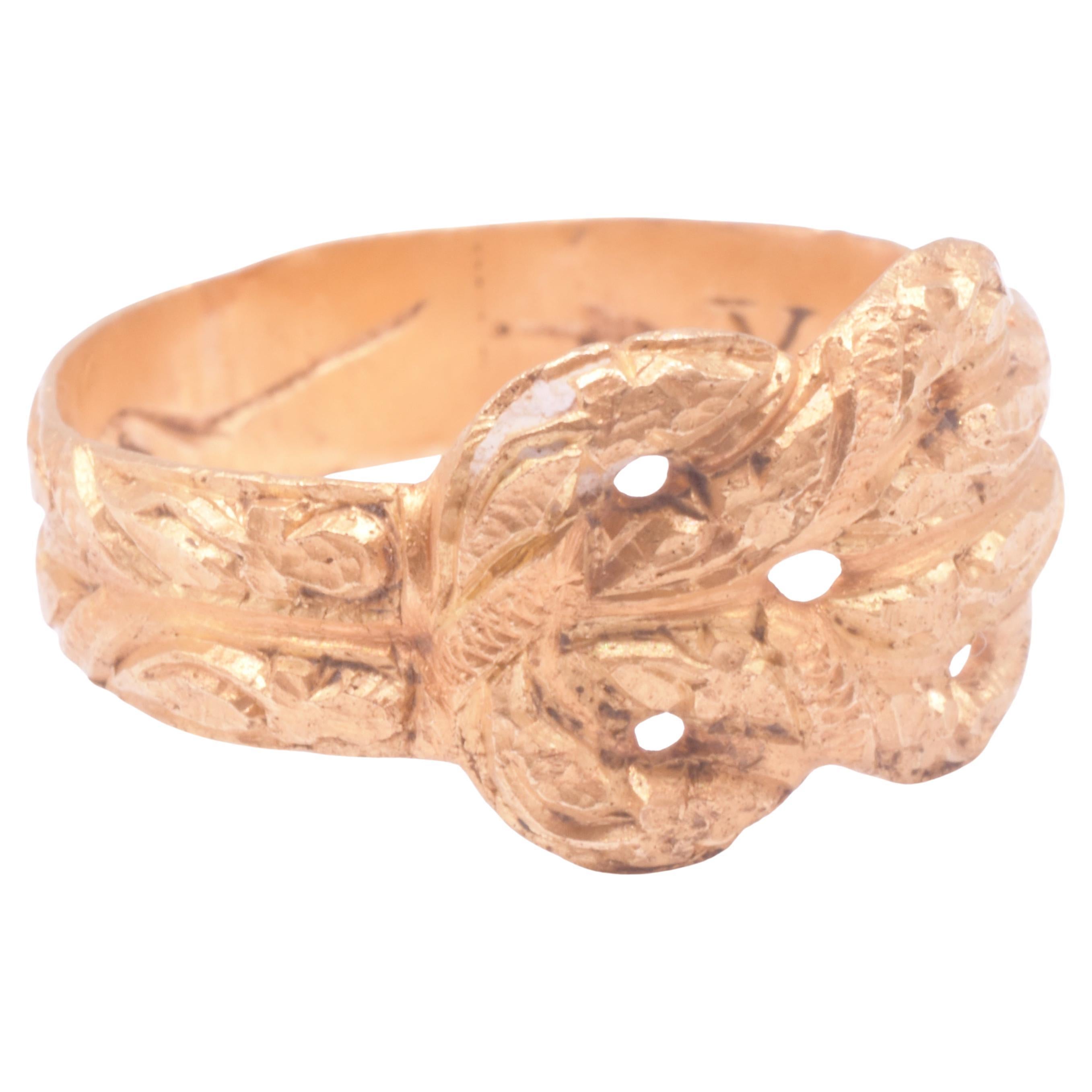 
Este extraordinario anillo de pose del siglo XVI es una verdadera pieza histórica. 

Los anillos Posey pretendían transmitir un mensaje de afecto entre quien los daba y quien los recibía. Los anillos Posey fueron populares tanto en Francia como en