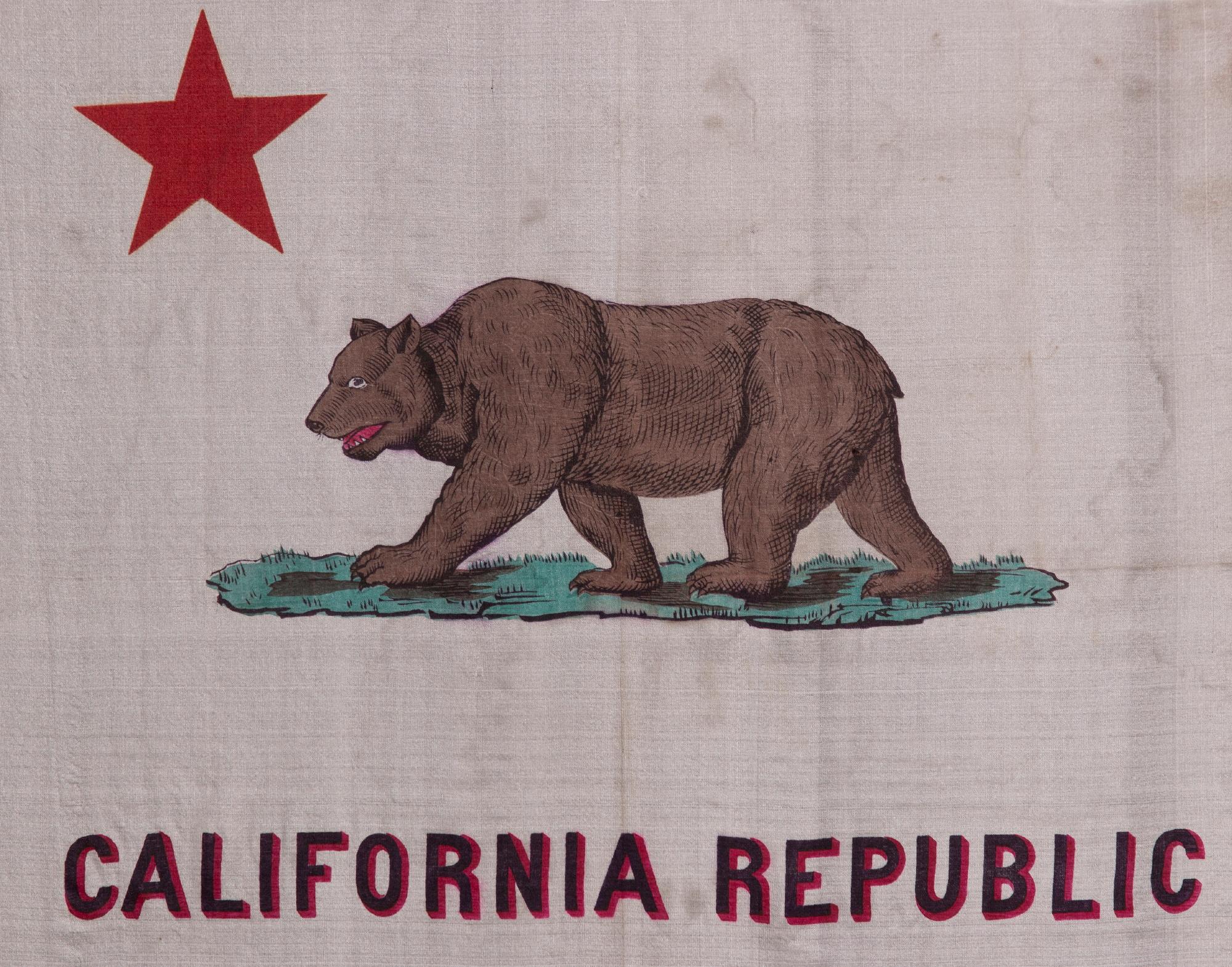Pañuelo de seda antiguo con la bandera del oso del estado de California, hacia 1915 Estadounidense en venta