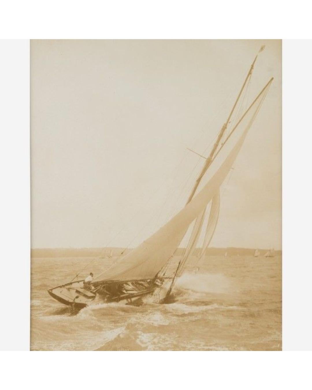 Antigua impresión fotográfica en gelatina de plata de Beken of Cowes - Yacht Solde.