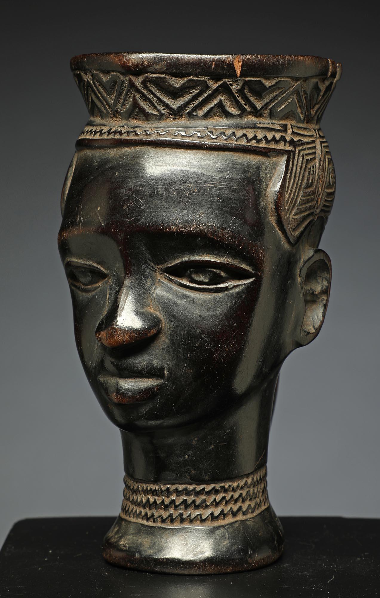 Tribal Early small Kuba Cup With Refined Face, Fine Hair, Handle DRC, Africa For Sale