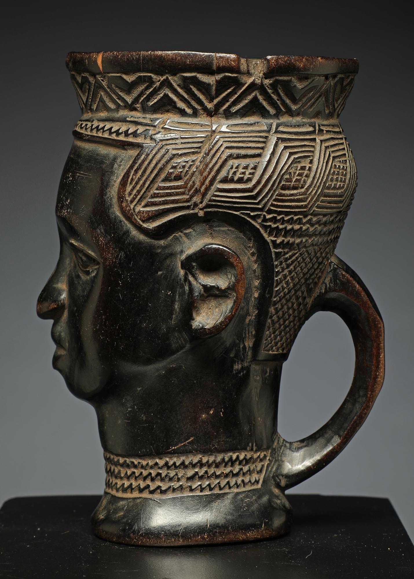Congolese Early small Kuba Cup With Refined Face, Fine Hair, Handle DRC, Africa For Sale