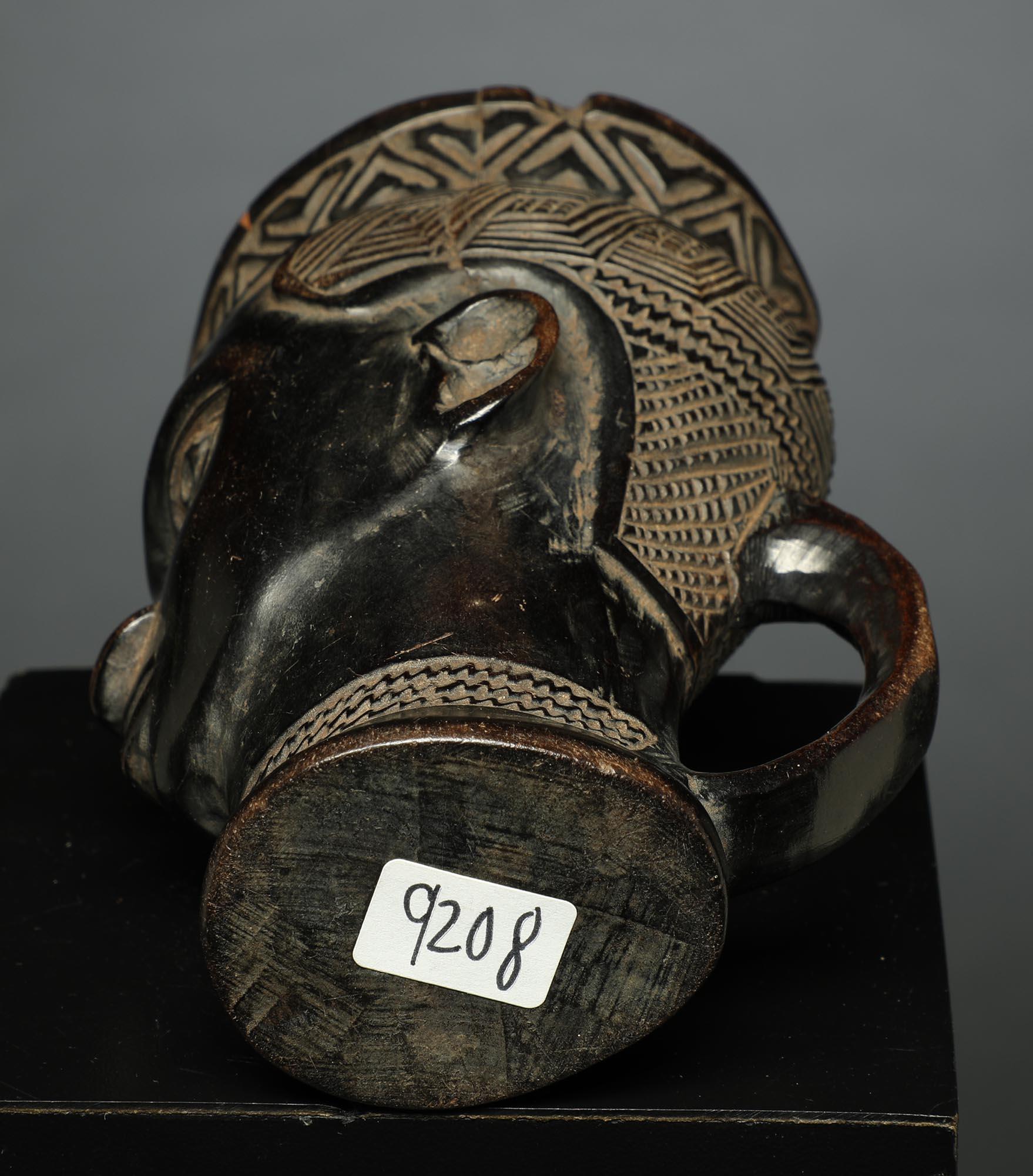 20th Century Early small Kuba Cup With Refined Face, Fine Hair, Handle DRC, Africa For Sale