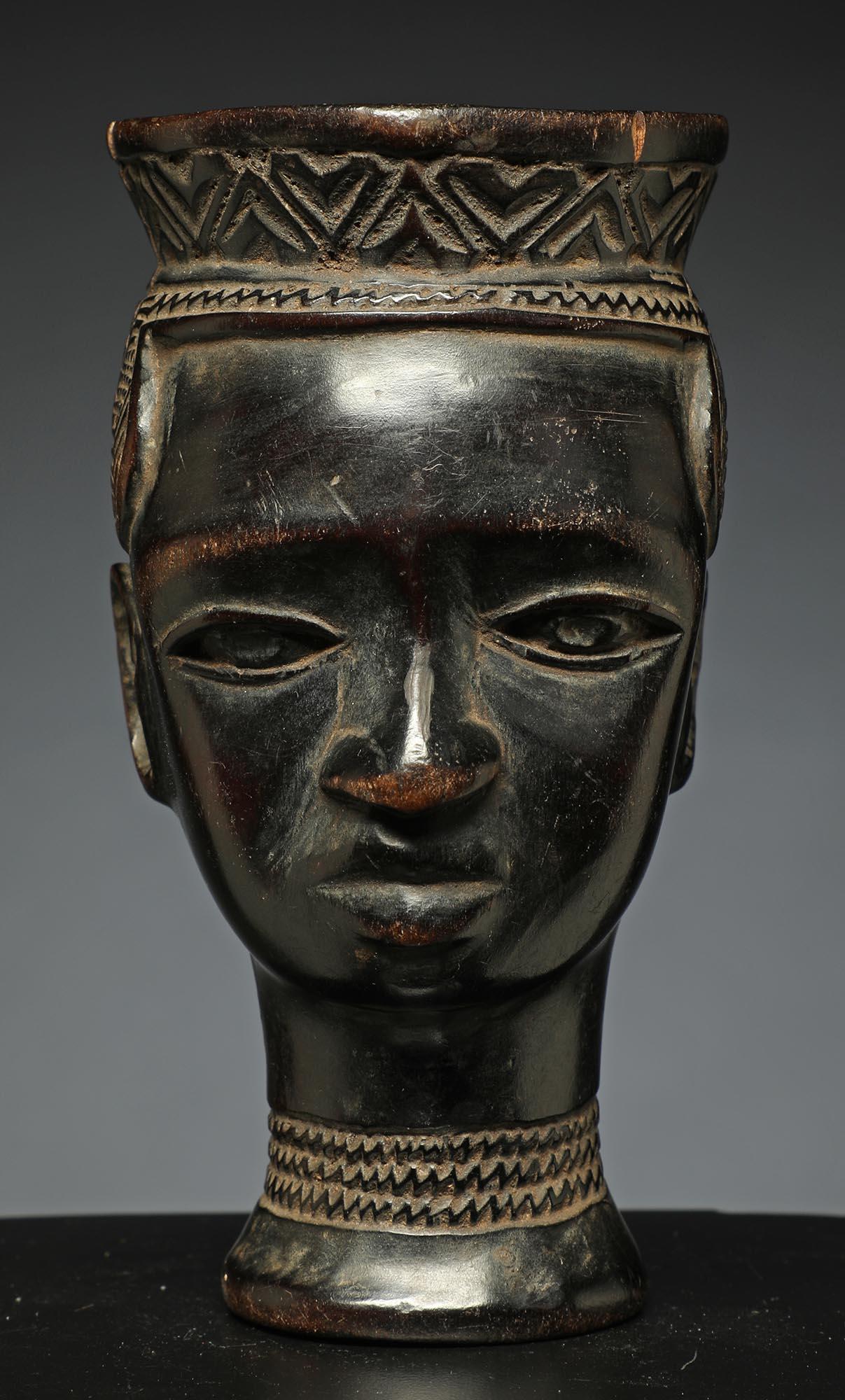 Wood Early small Kuba Cup With Refined Face, Fine Hair, Handle DRC, Africa For Sale
