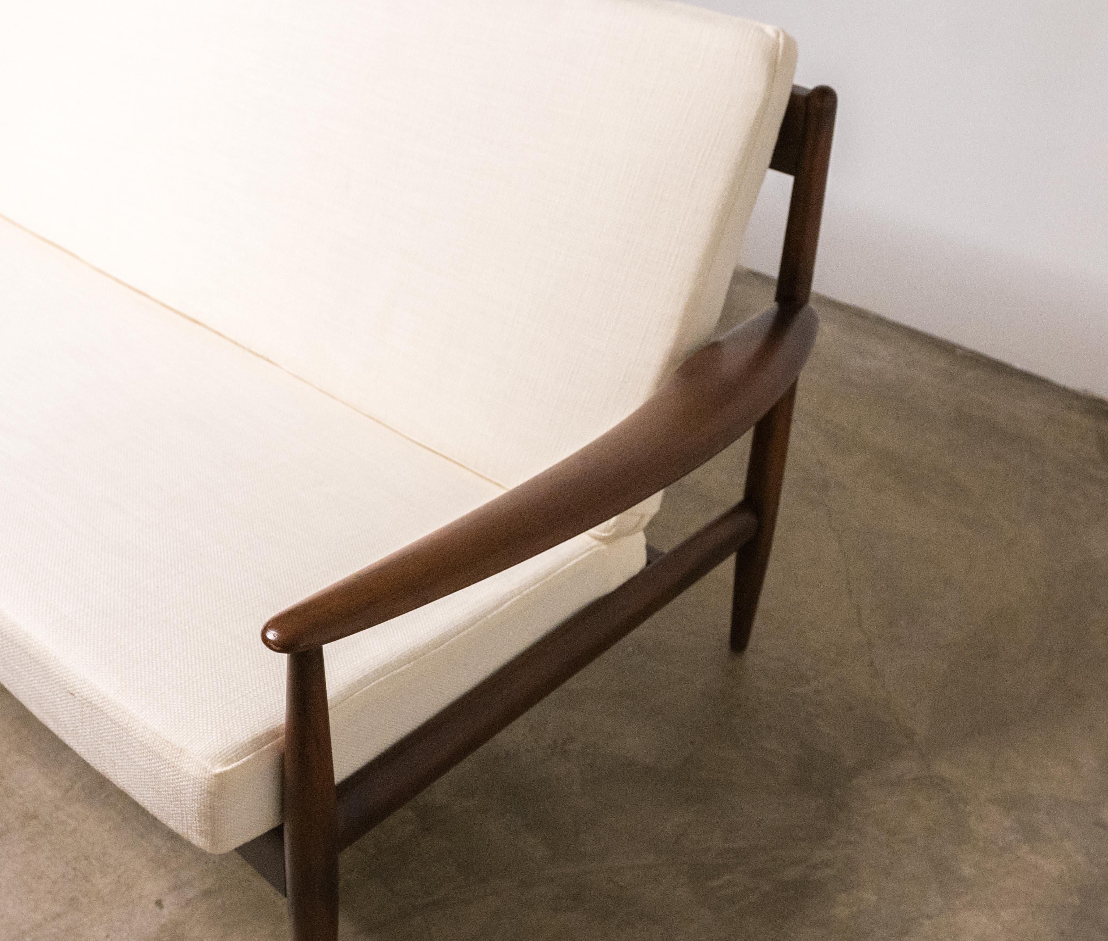 20th Century Early Sofa by Grete Jalk for France and Daverkosen