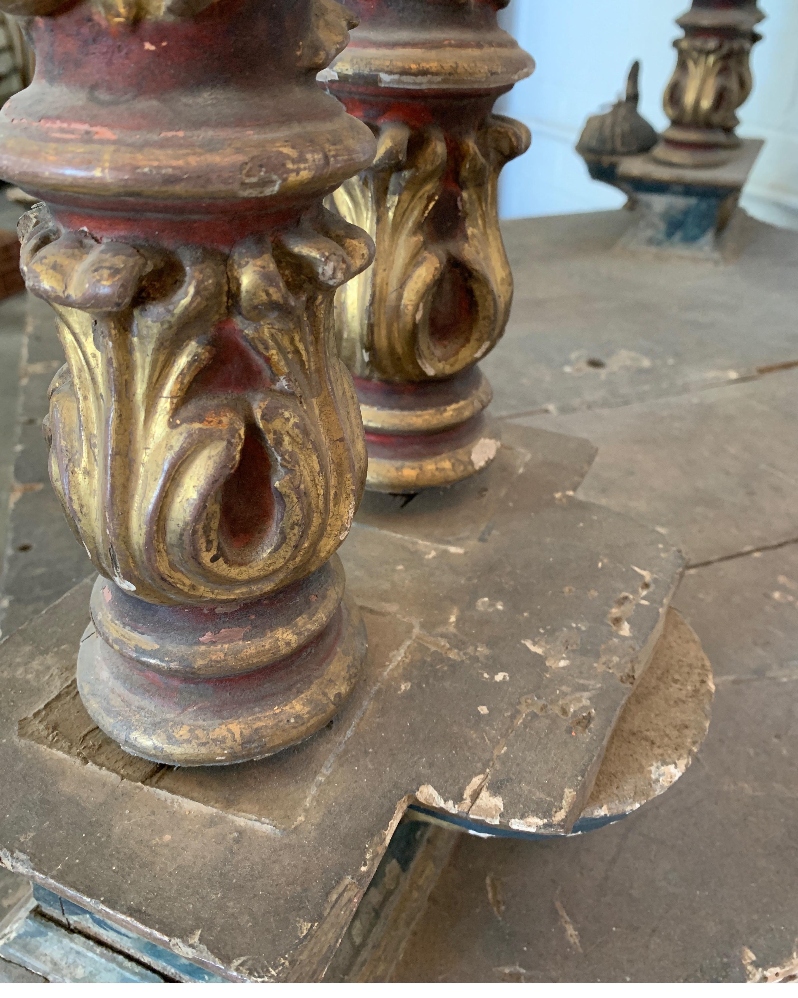 Porto Santos de principios del siglo XVII con pintura policromada original y columnas en venta 5