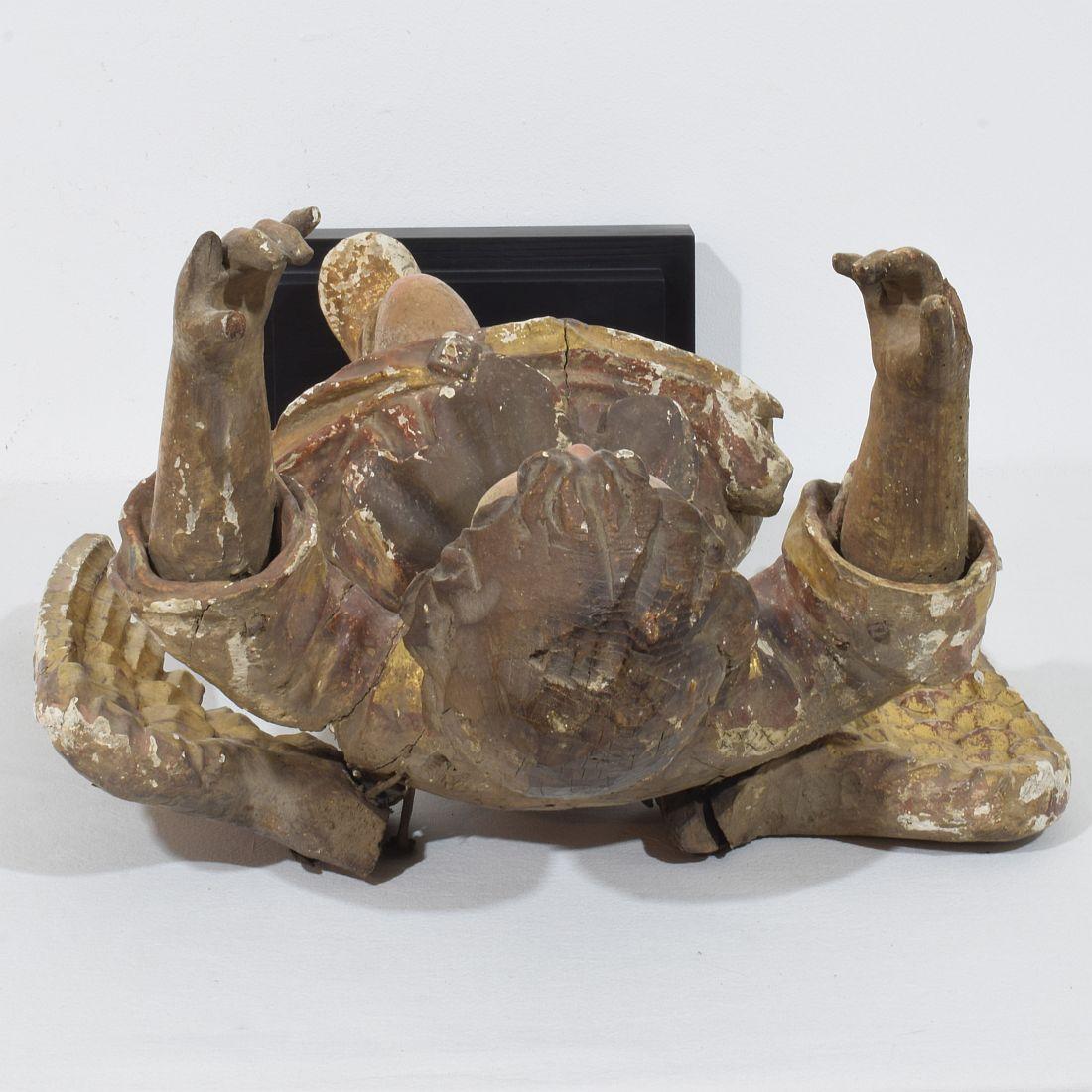 Ángel barroco de madera tallada a mano de principios del siglo XVII español en venta 11