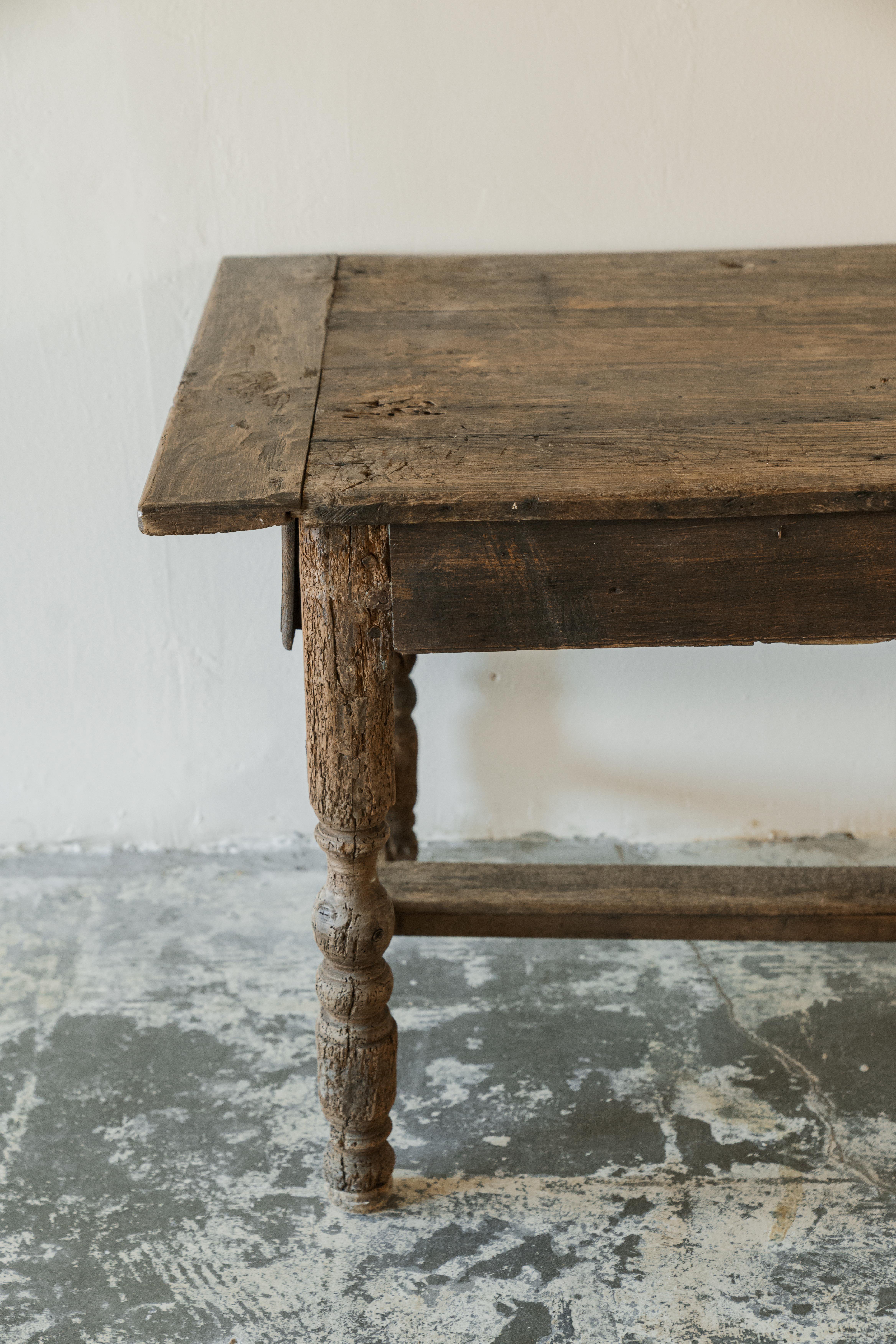 Tavolo refrattario spagnolo In condizioni buone in vendita a Denver, CO