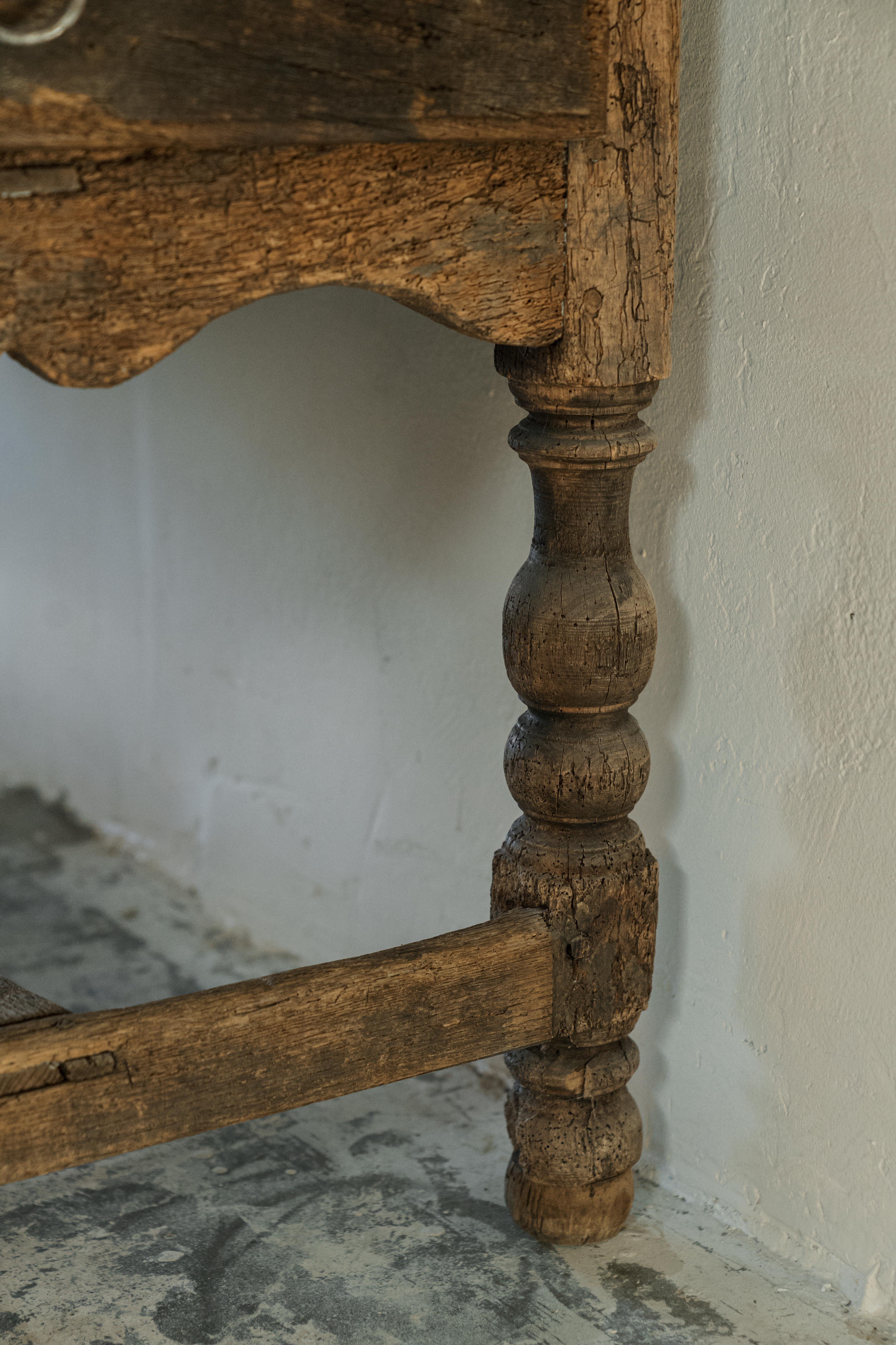 XIX secolo Tavolo refrattario spagnolo in vendita