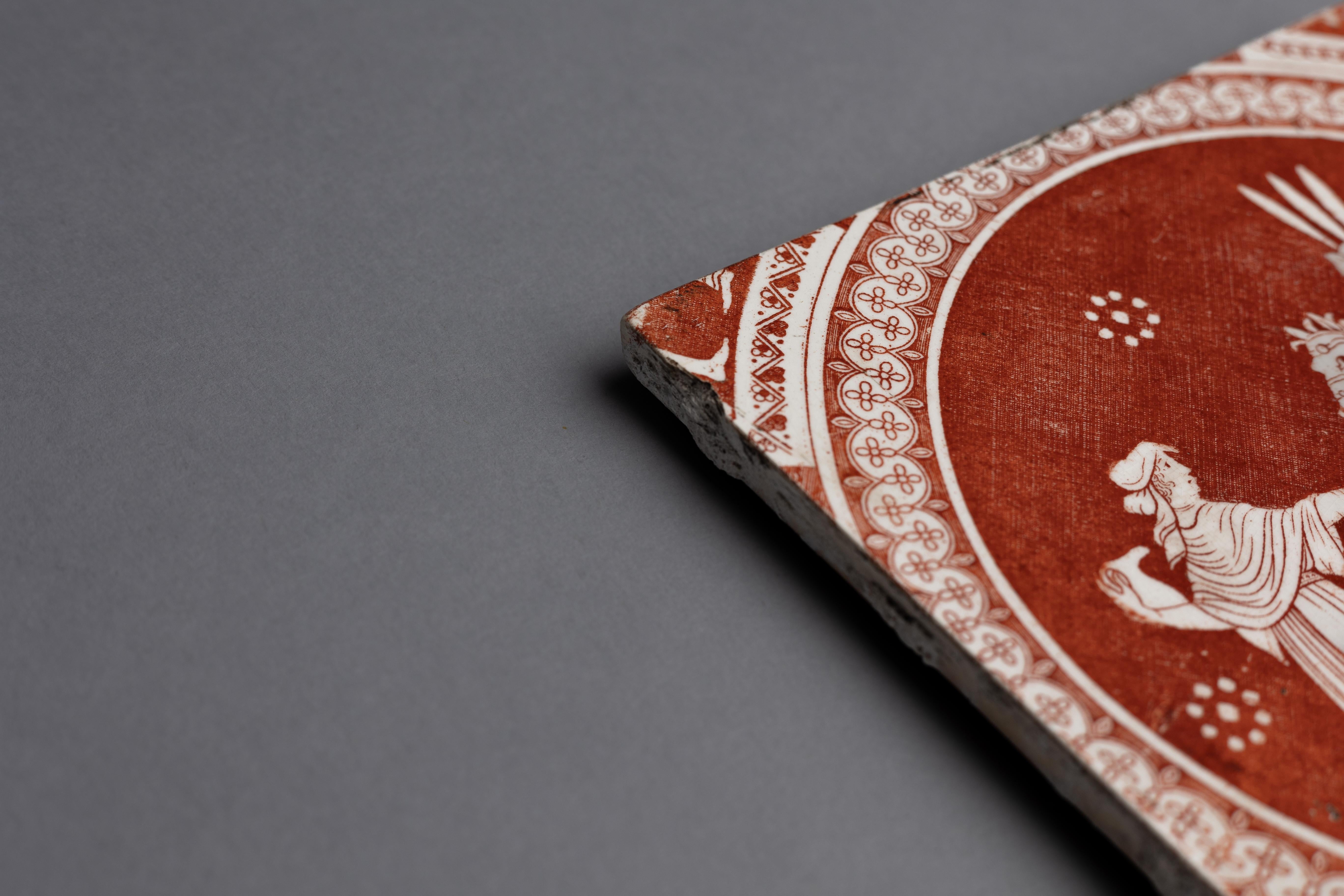 Frühe Spode-Kachel mit rotem griechischem Muster (19. Jahrhundert) im Angebot