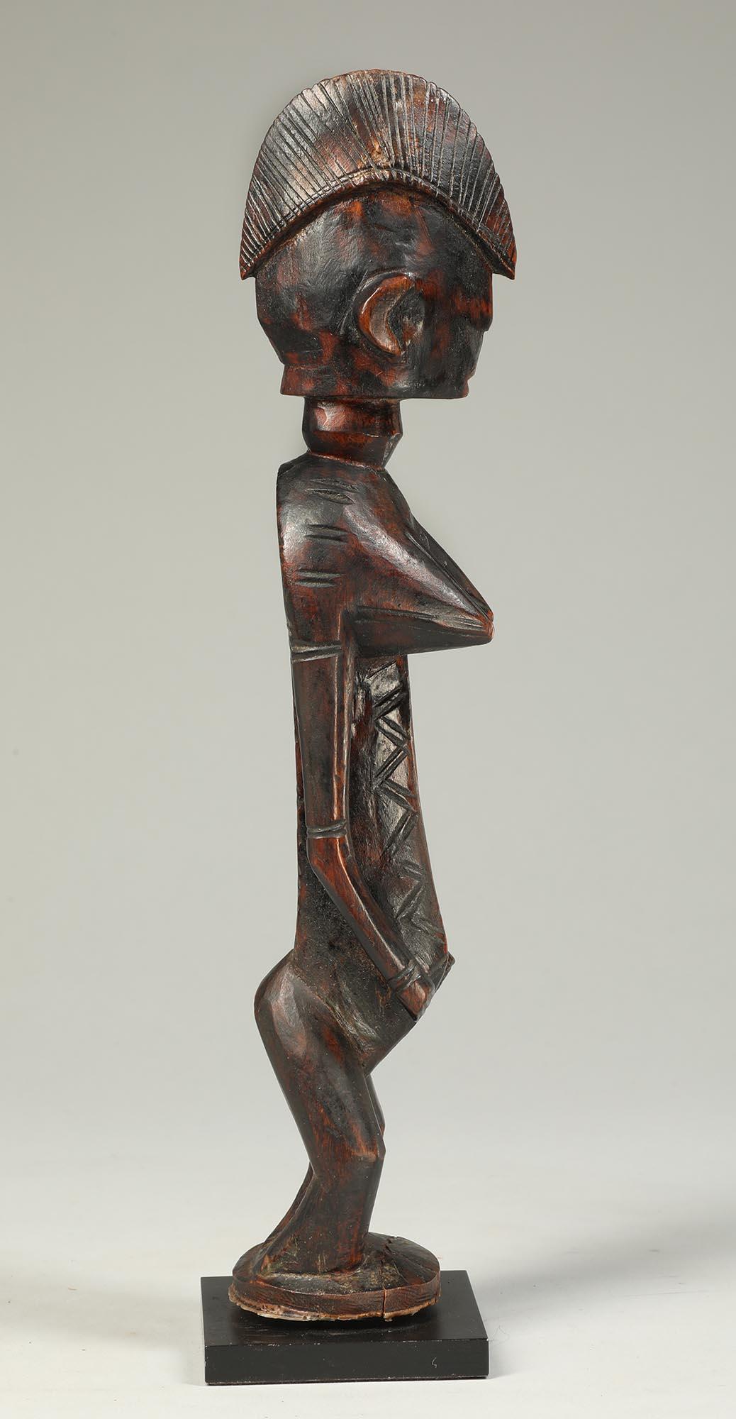 Figura femenina bambara o malinke de pie, pátina profunda, Malí África Occidental Tribal en venta