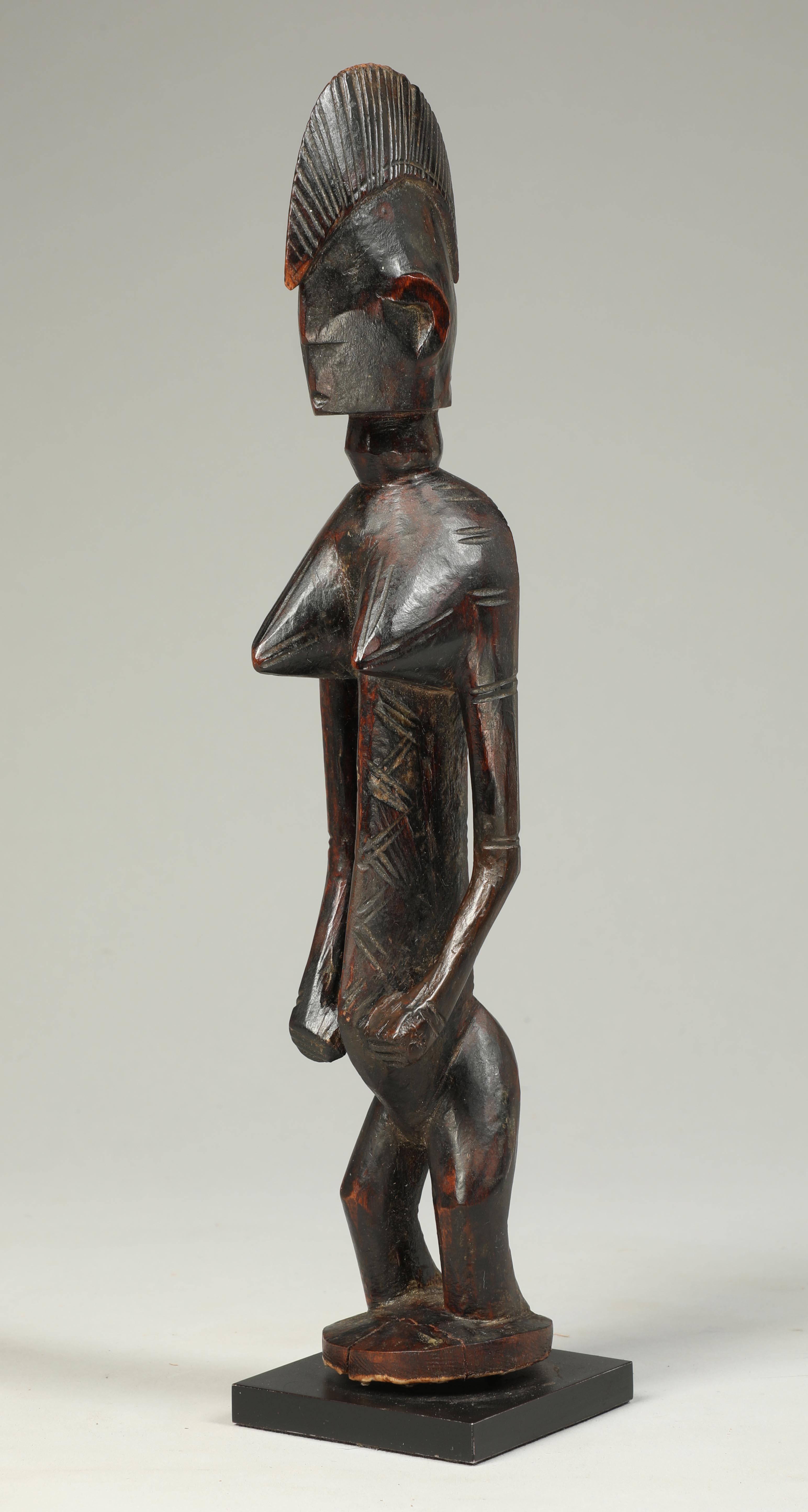 Malian Early Standing Bambara or Malinke Female Figure Deep Patina, Mali West Africa For Sale