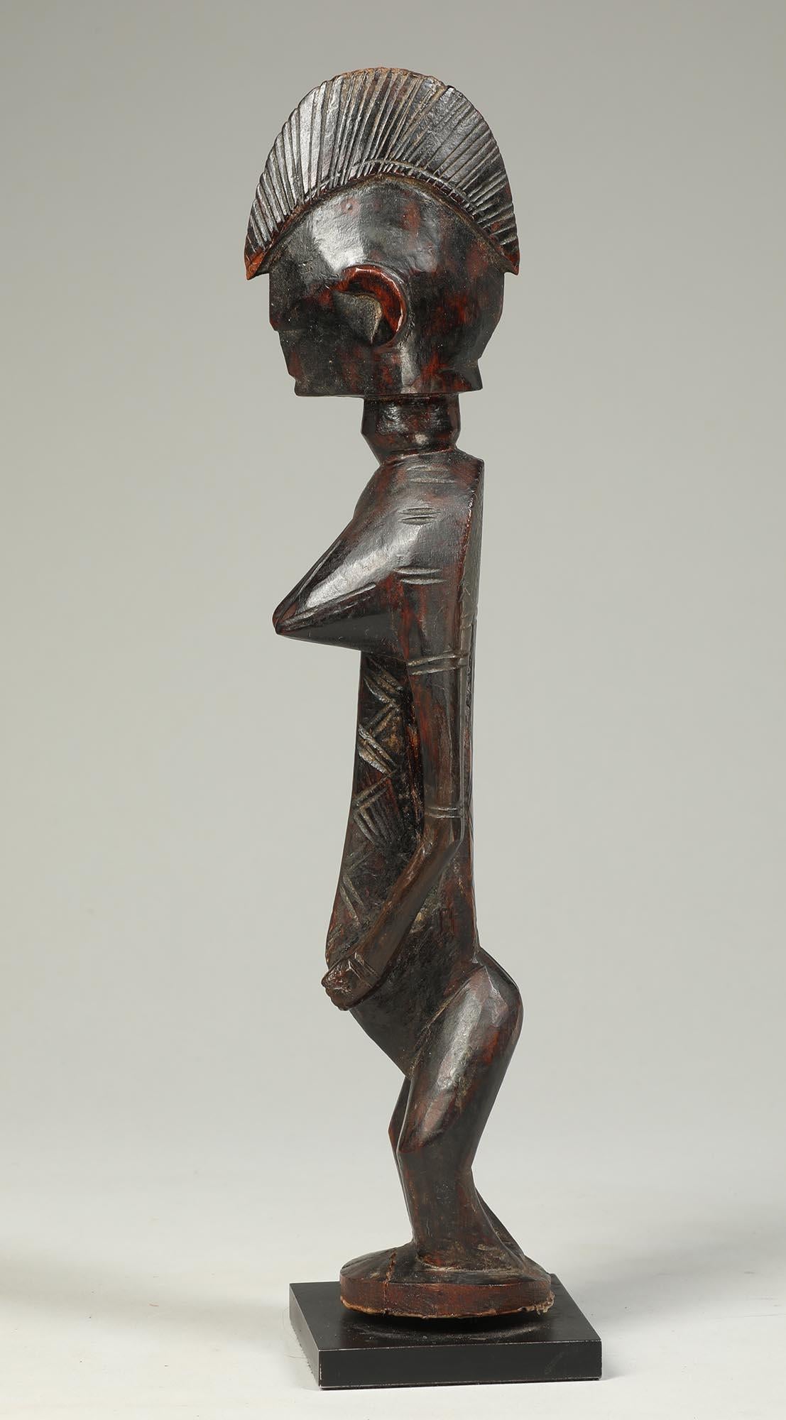 Hand-Carved Early Standing Bambara or Malinke Female Figure Deep Patina, Mali West Africa For Sale