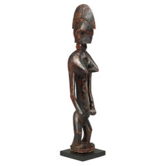 Figurine féminine Bambara ou Malinké, debout, patine profonde, Mali Afrique de l'Ouest