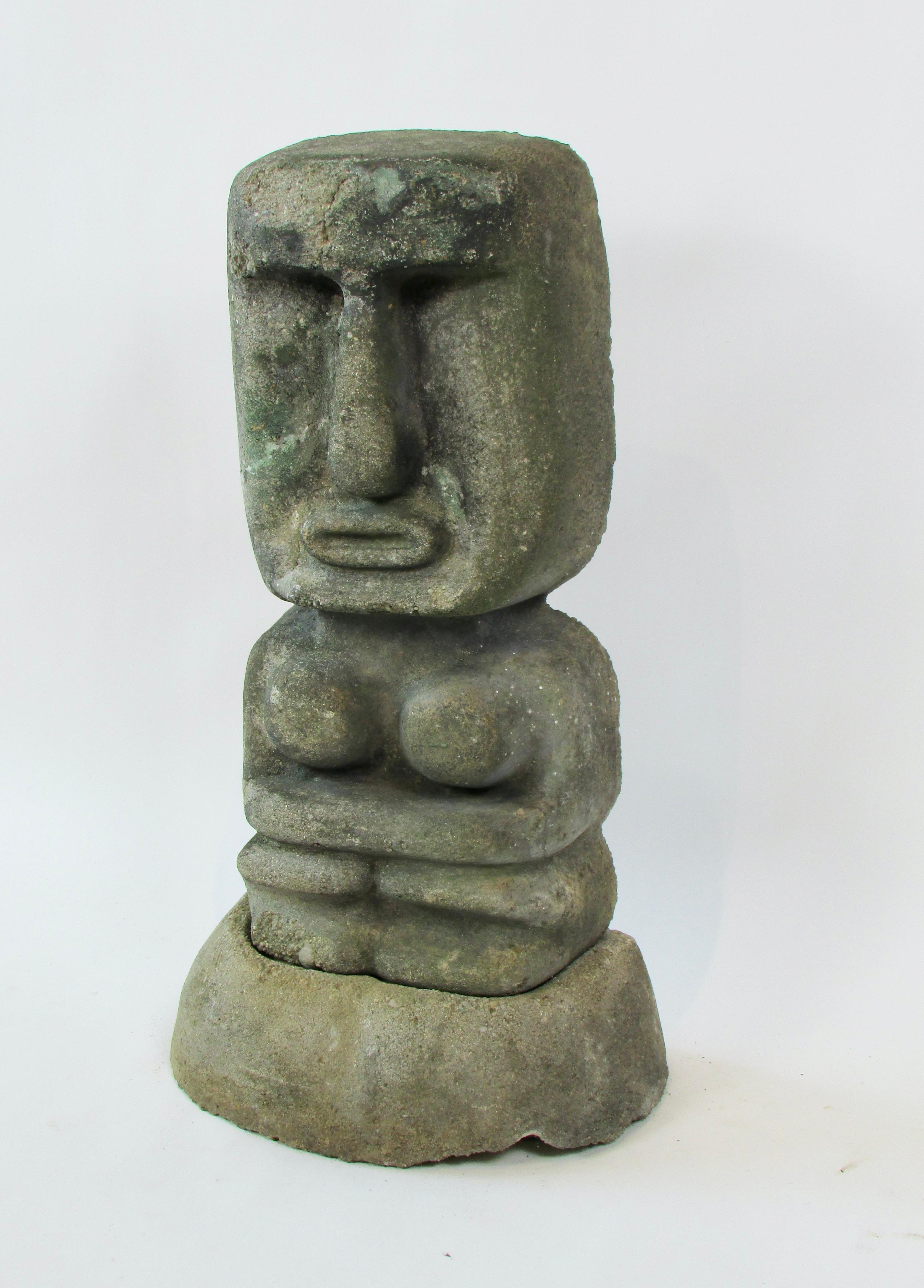 Early Stone Tiki Garten Statue auf Sockel (amerikanisch) im Angebot