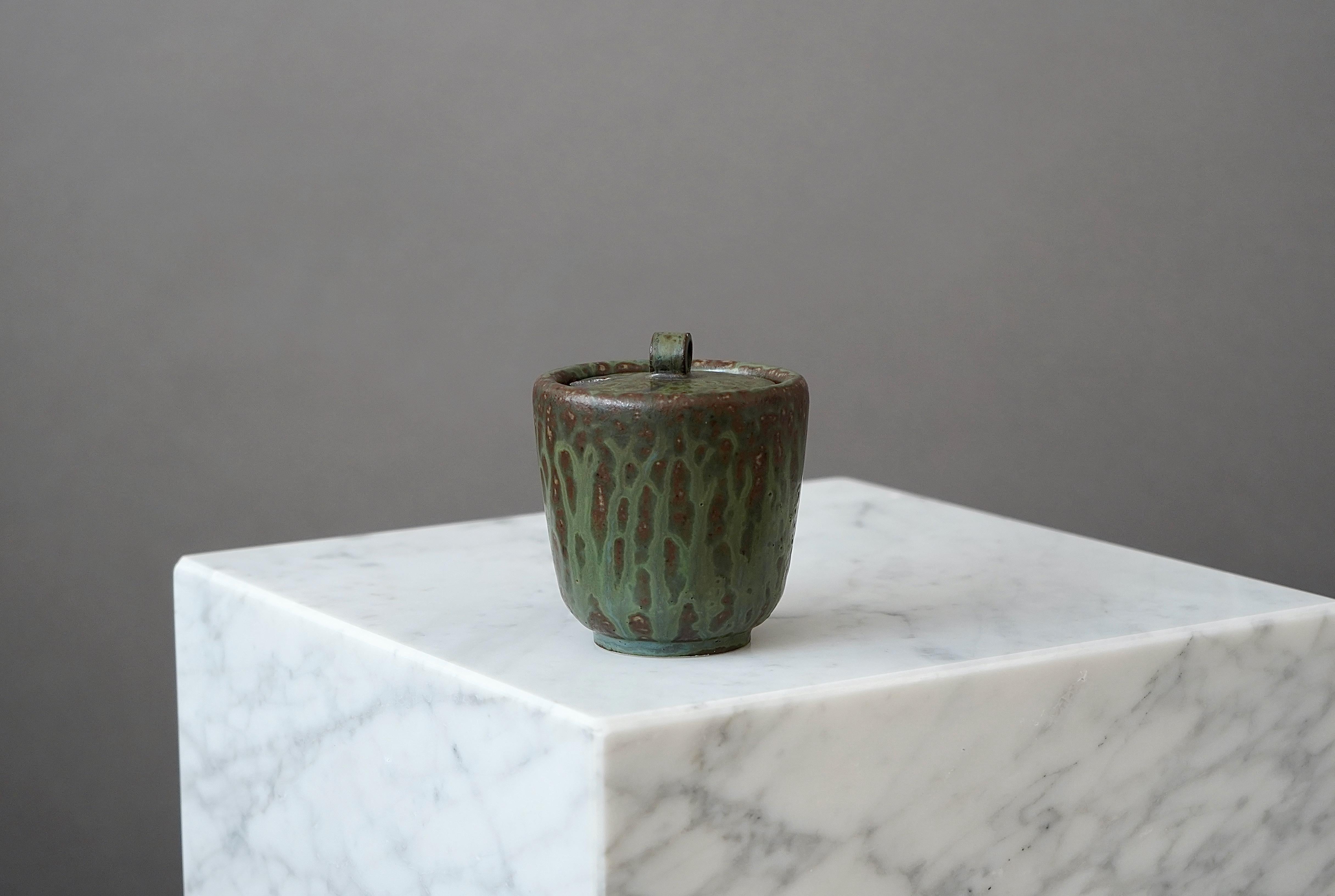 20th Century Early Stoneware Lidded Jar by Arne Bang, Denmark, 1930s For Sale