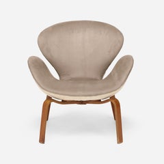 Early 'Swan' Chair Model No. 4325 by Arne Jacobsen