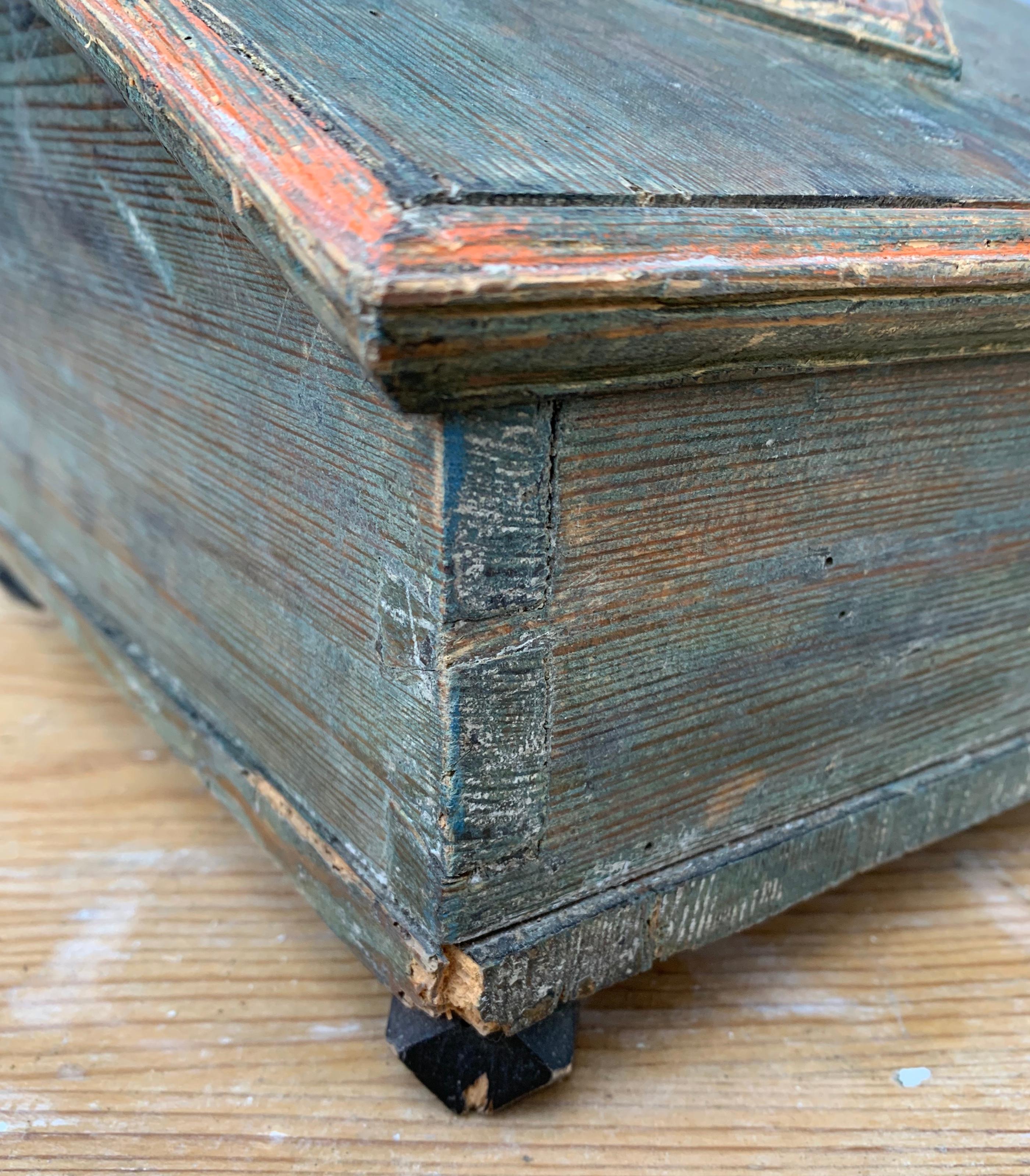Early Swedish 19th Century Wooden Folk Art Box with Originally Paint For Sale 6