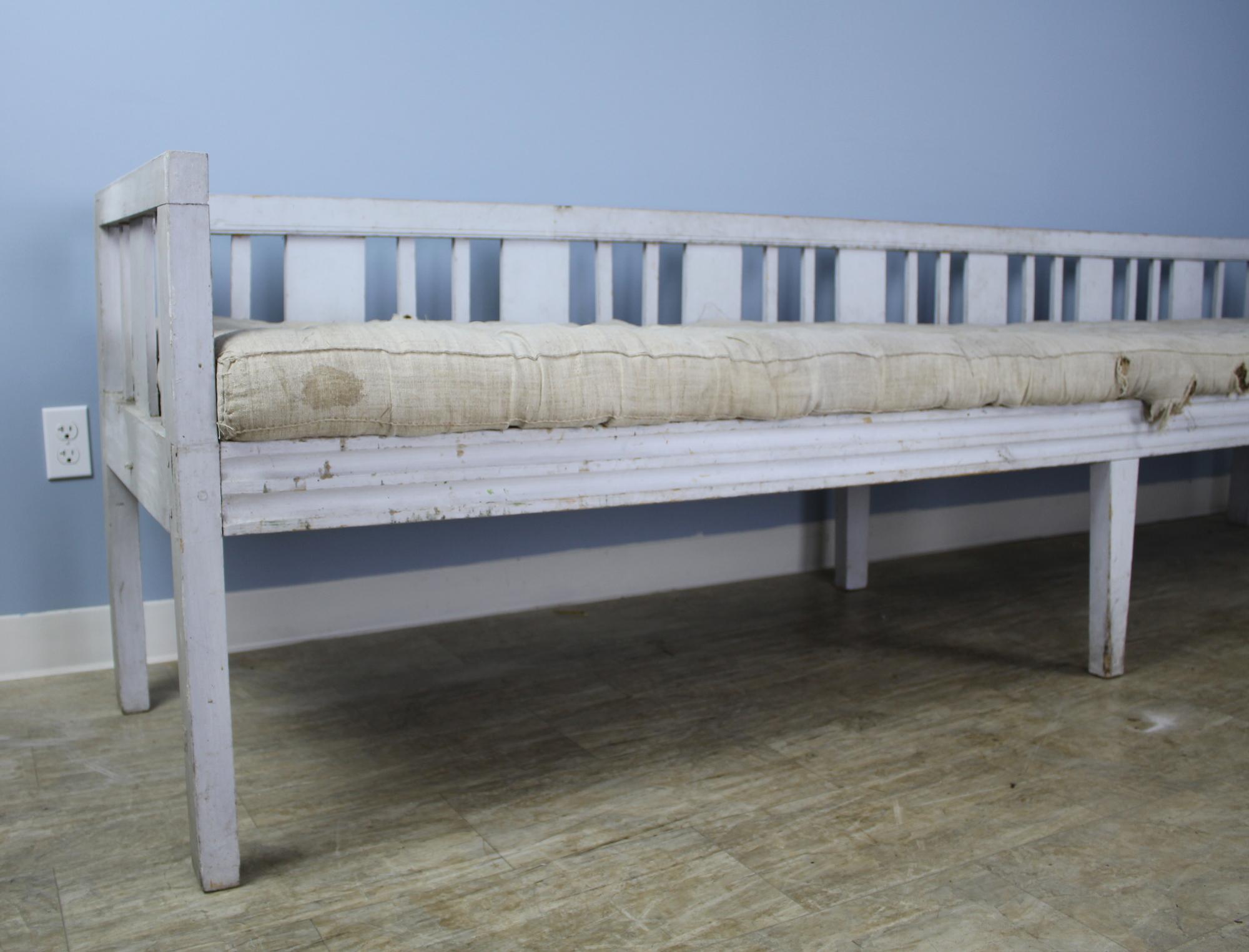18th Century Early Swedish Sofa or Daybed, Original Paint