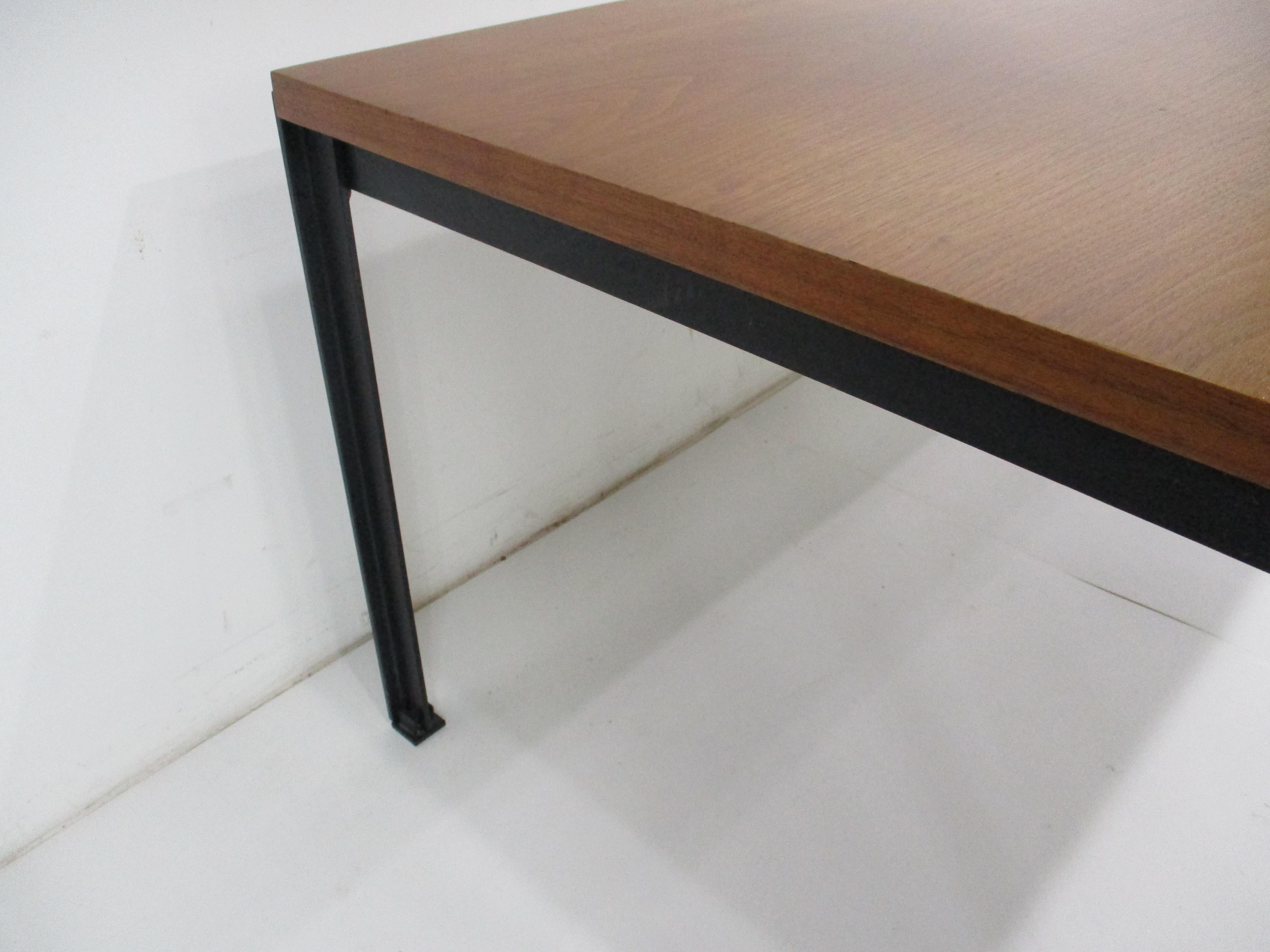 American Early T Angle Walnut Coffee Table / Bench by Florence Knoll # 332 for Knoll (B)  For Sale