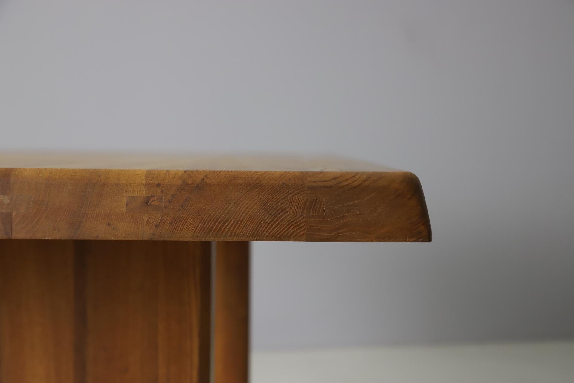 Français Table à manger T14 de Pierre Chapo en orme massif, France, années 1970