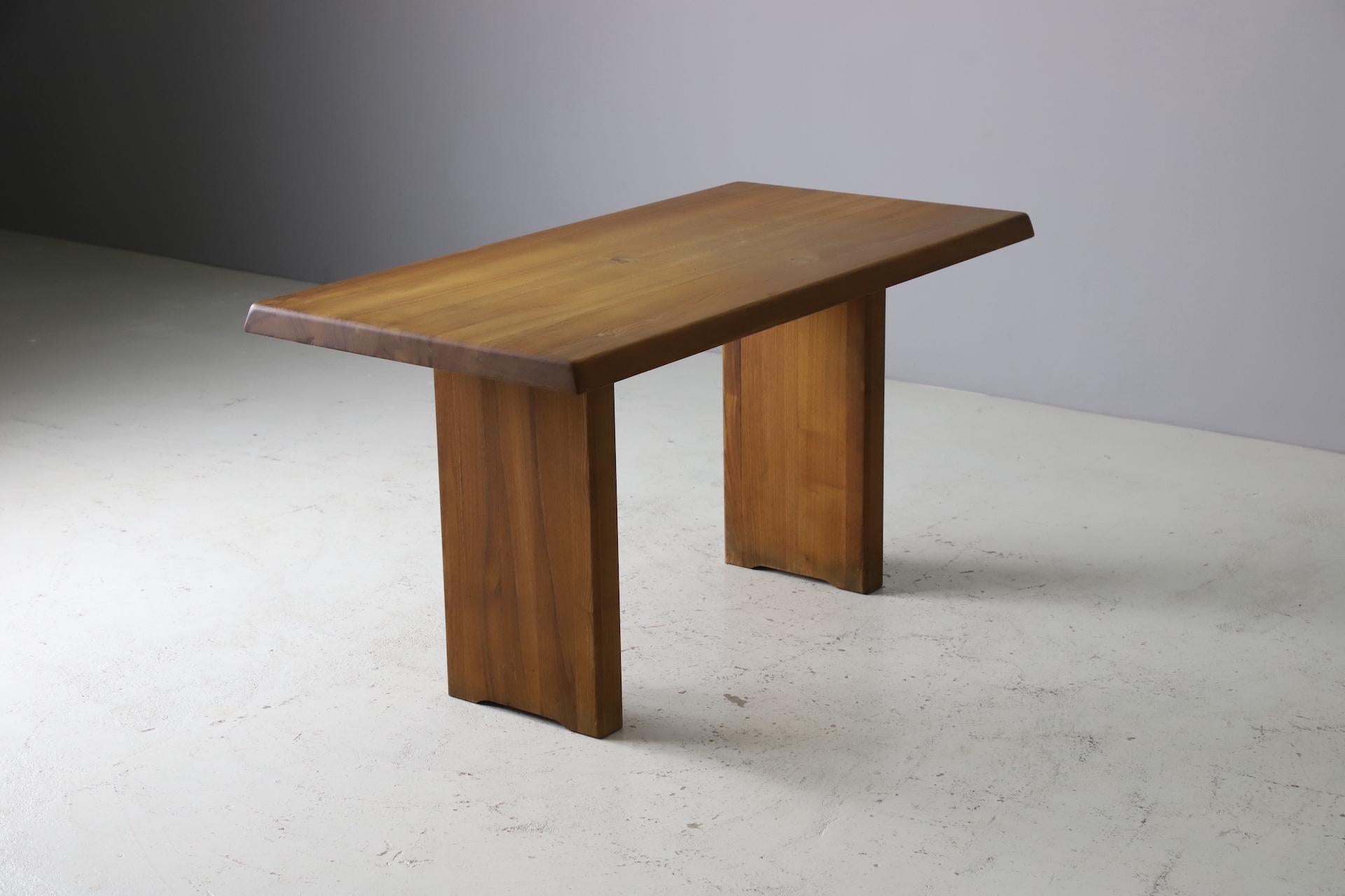 Orme Table à manger T14 de Pierre Chapo en orme massif, France, années 1970