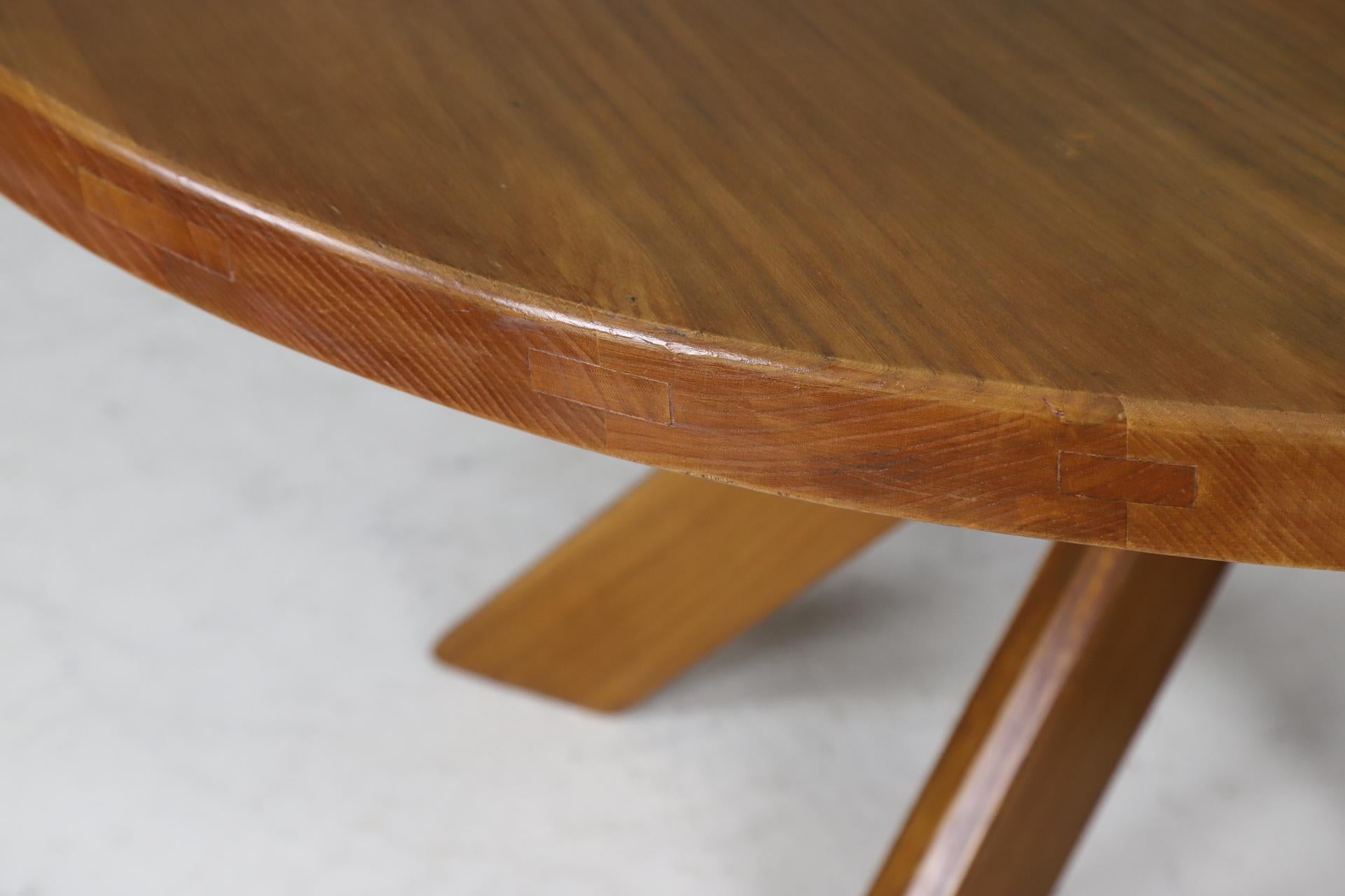 Early T21D 'Sfax' dining table in solid elm by Pierre Chapo, France 1970s For Sale 4