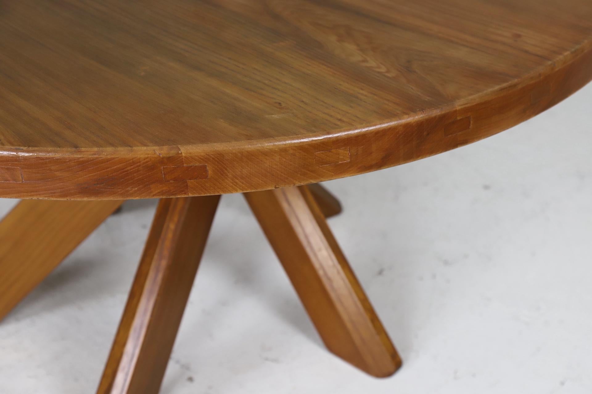 Early T21D 'Sfax' dining table in solid elm by Pierre Chapo, France 1970s For Sale 5