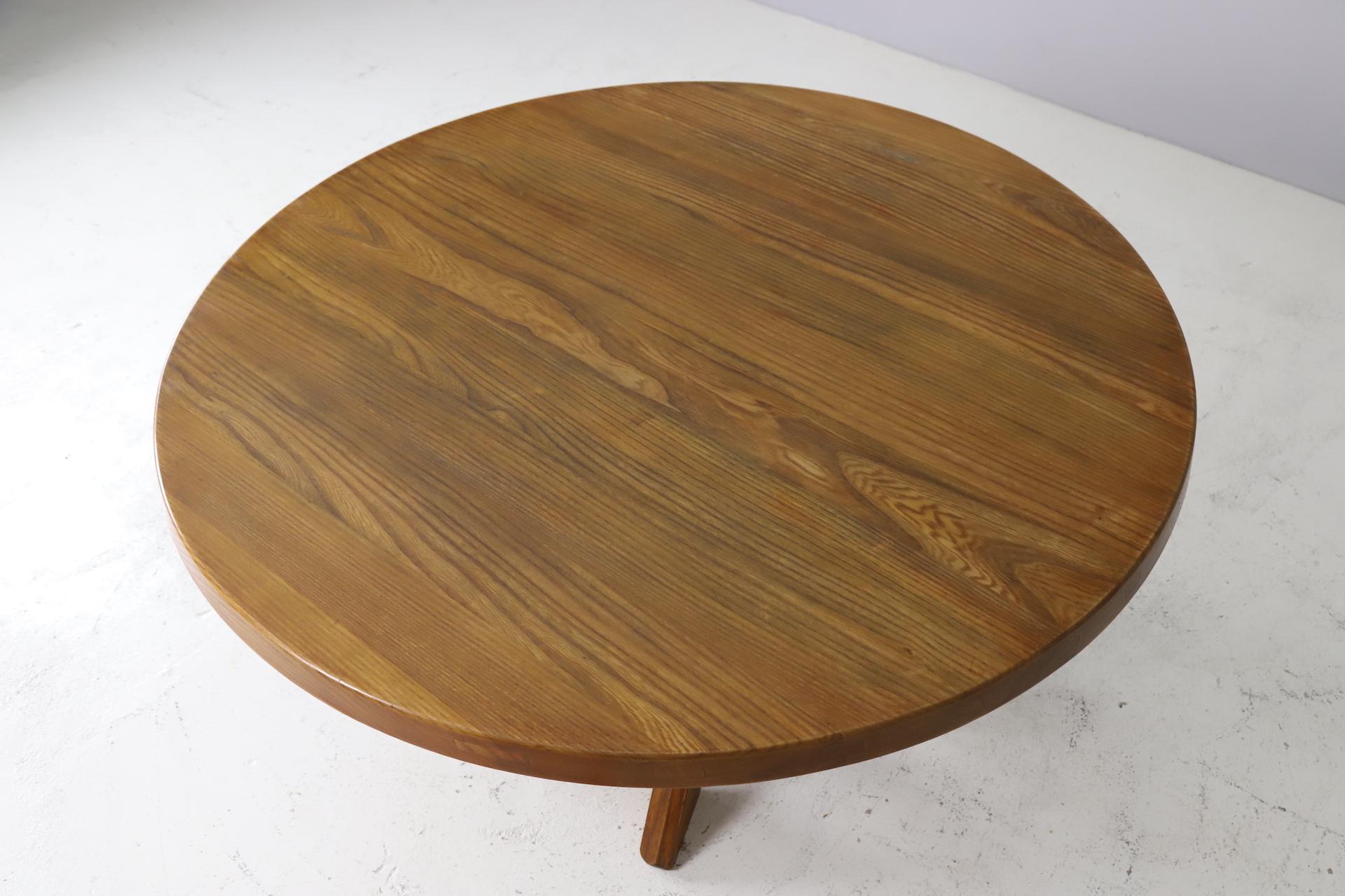 Elm Early T21D 'Sfax' dining table in solid elm by Pierre Chapo, France 1970s For Sale