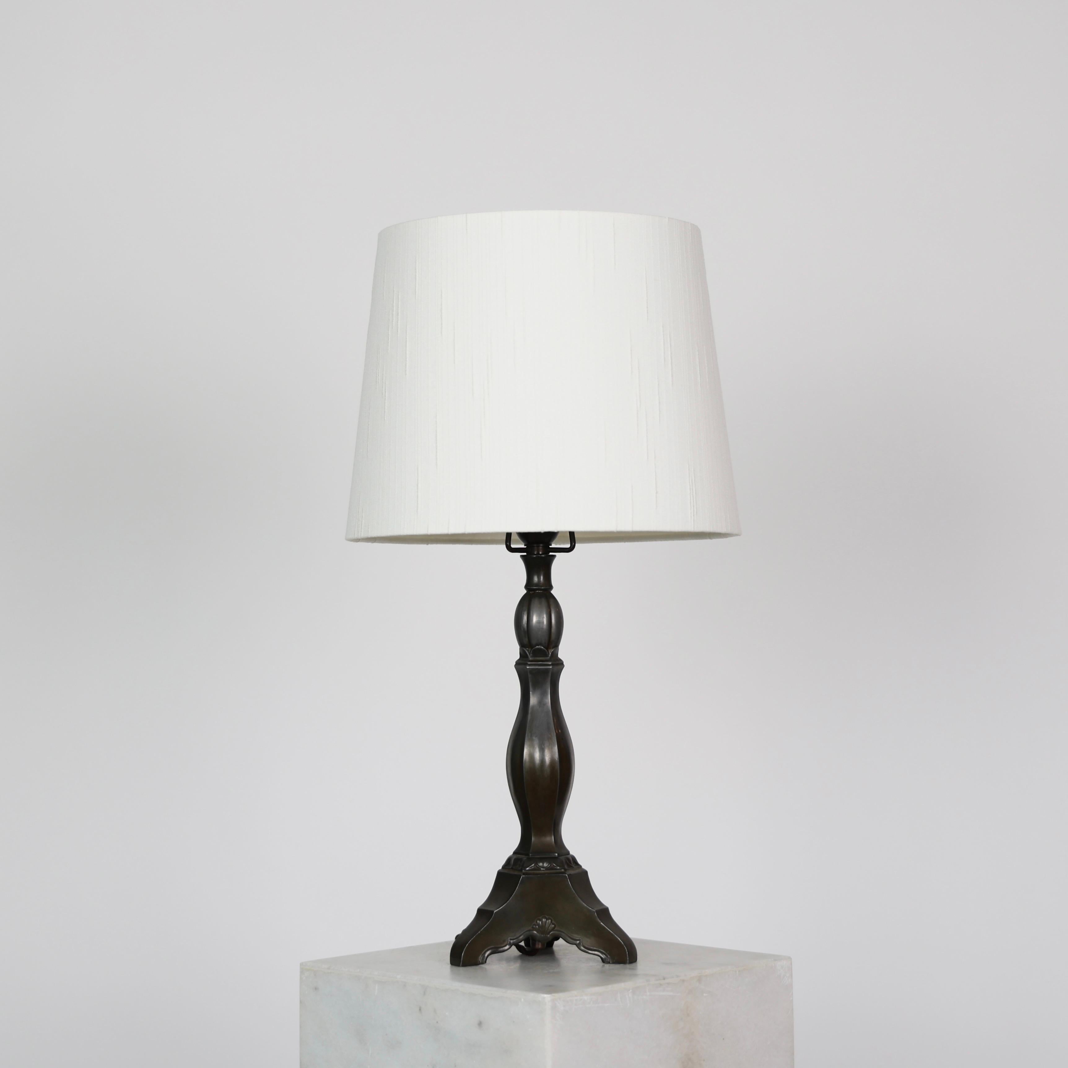 Lampe de table ancienne par Just Andersen, années 1920, Danemark Bon état - En vente à Værløse, DK