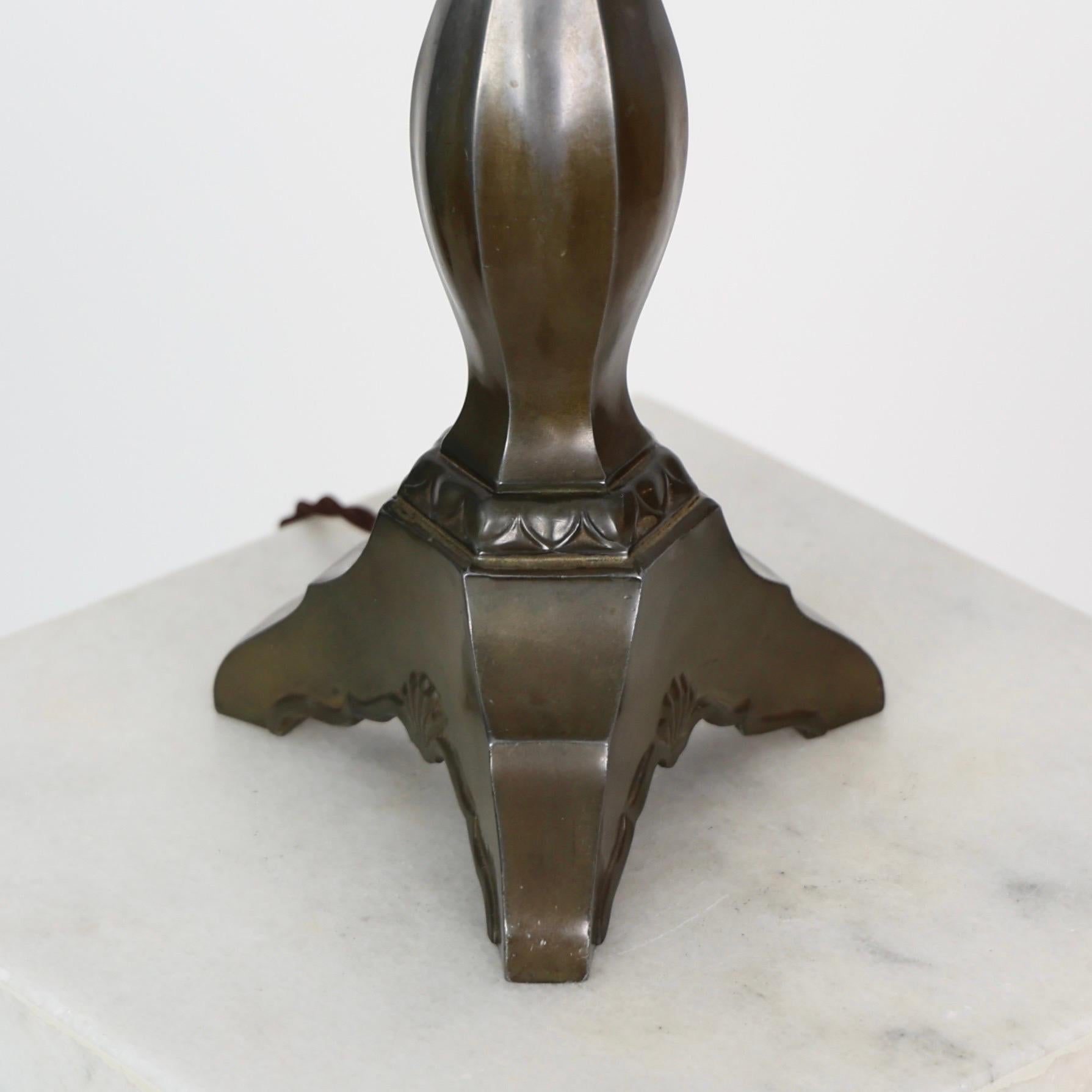 Lampe de table ancienne par Just Andersen, années 1920, Danemark en vente 2