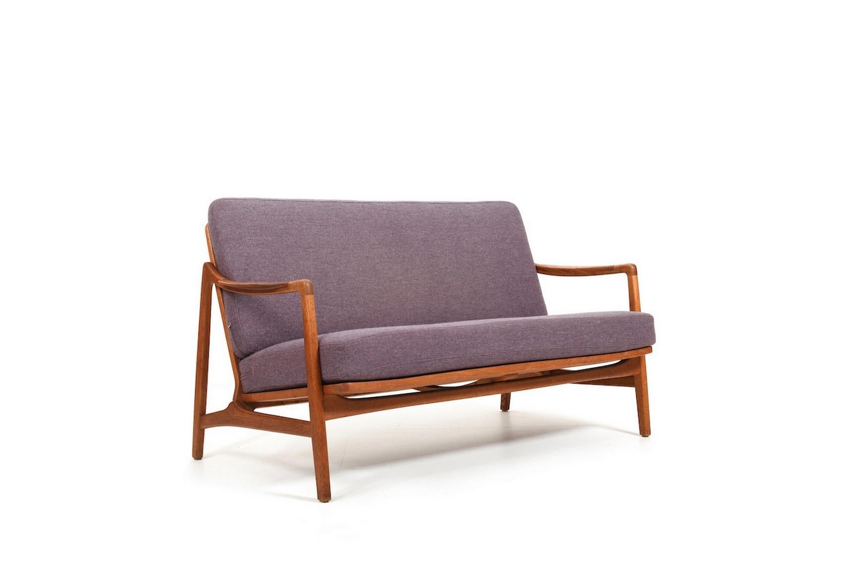 Early Teak and Oak 2-Seater Sofa by Tove & Edward Kindt-Larsen For Sale 1