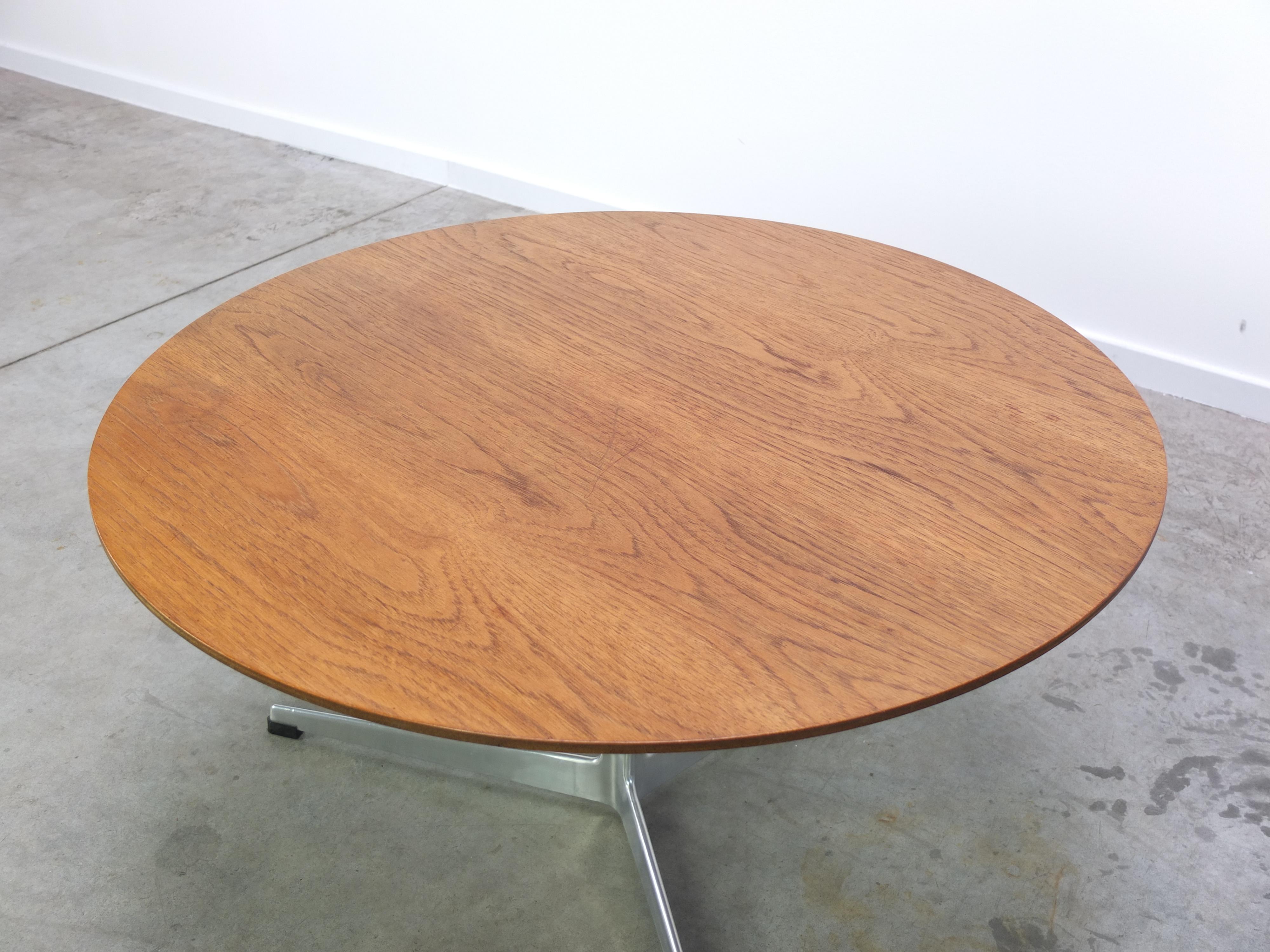 Early Teak Coffee Table by Arne Jacobsen for Fritz Hansen, 1960s For Sale 4