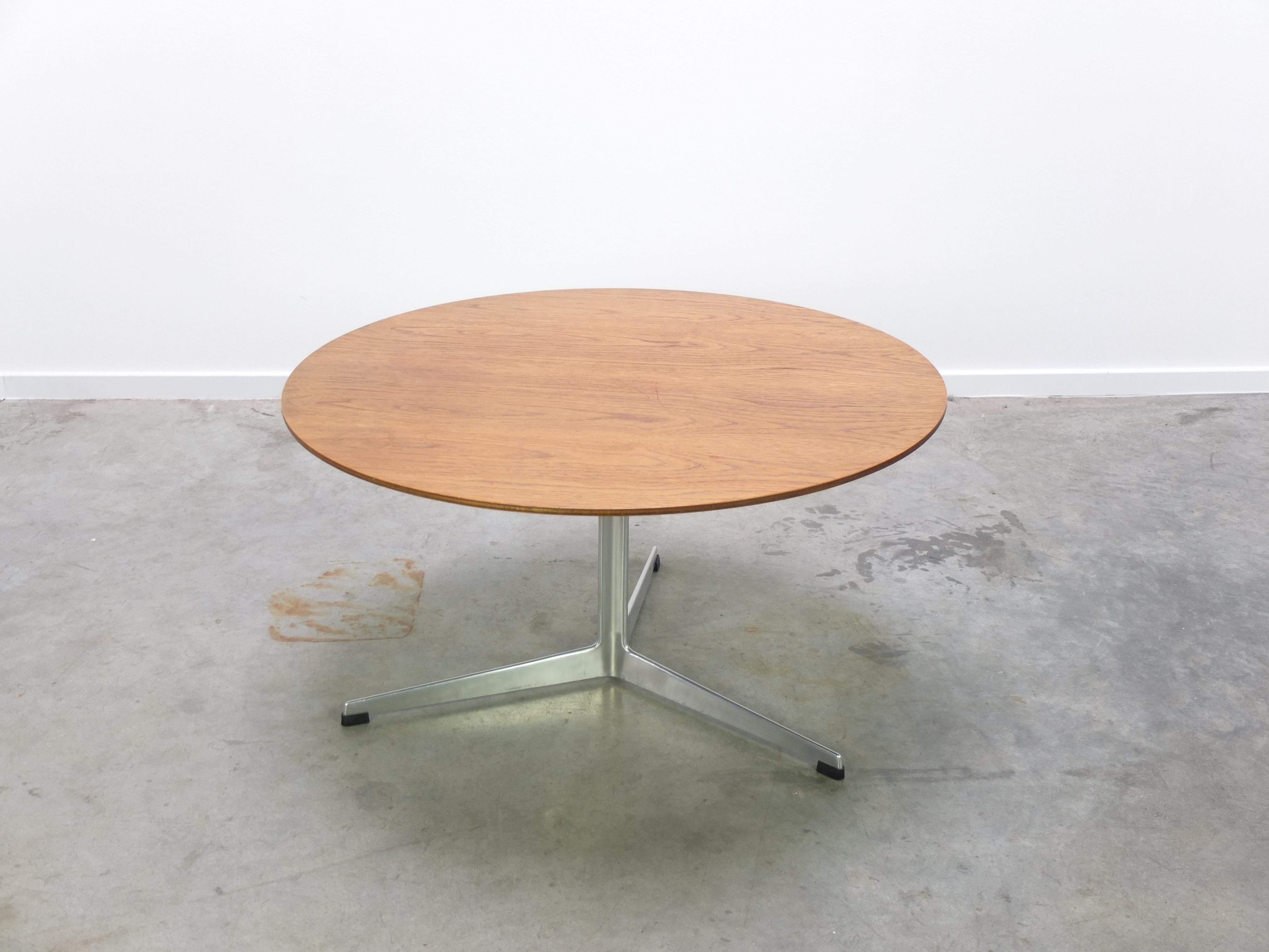 Metal Early Teak Coffee Table by Arne Jacobsen for Fritz Hansen, 1960s For Sale