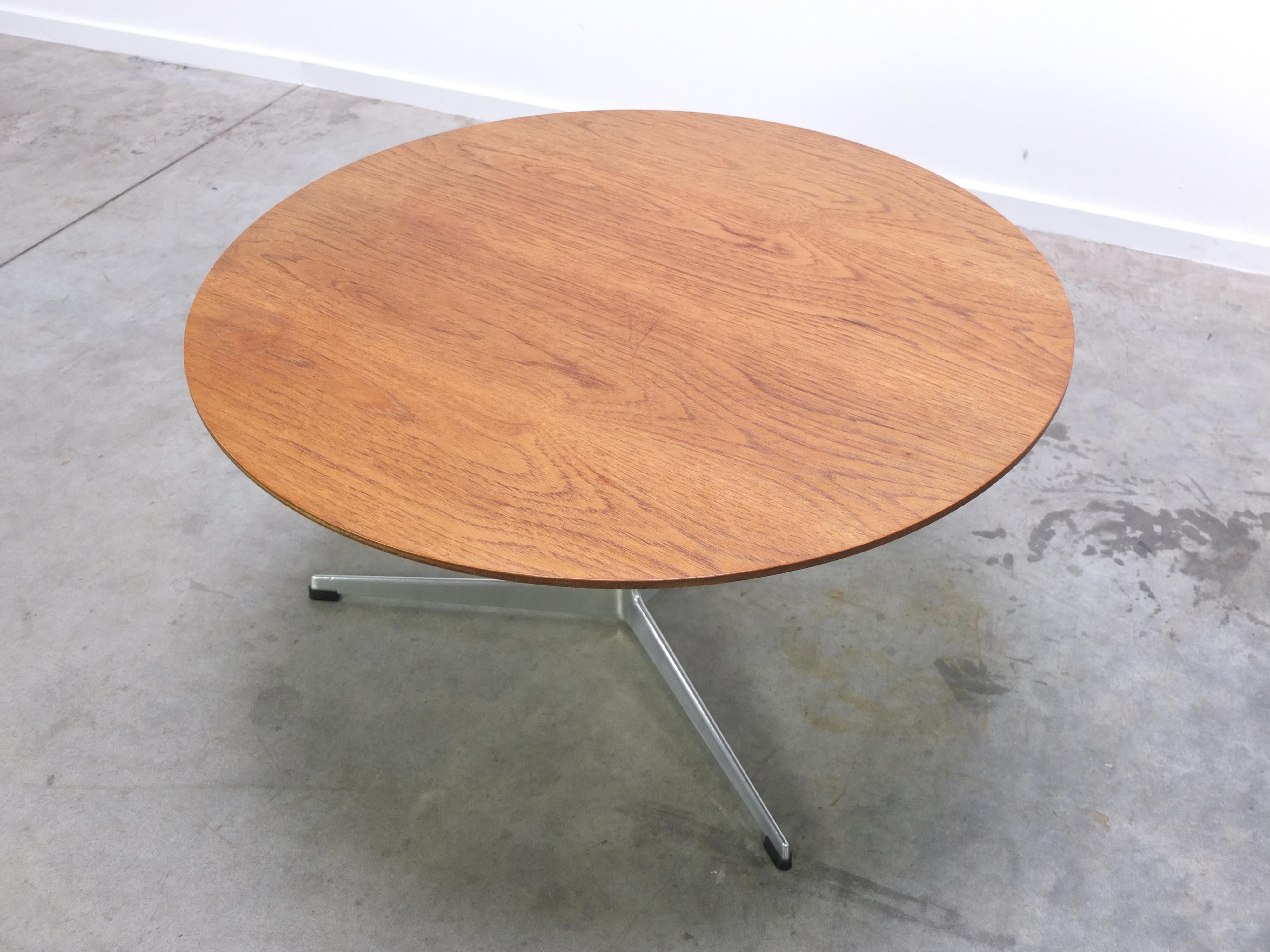 Early Teak Coffee Table by Arne Jacobsen for Fritz Hansen, 1960s For Sale 1