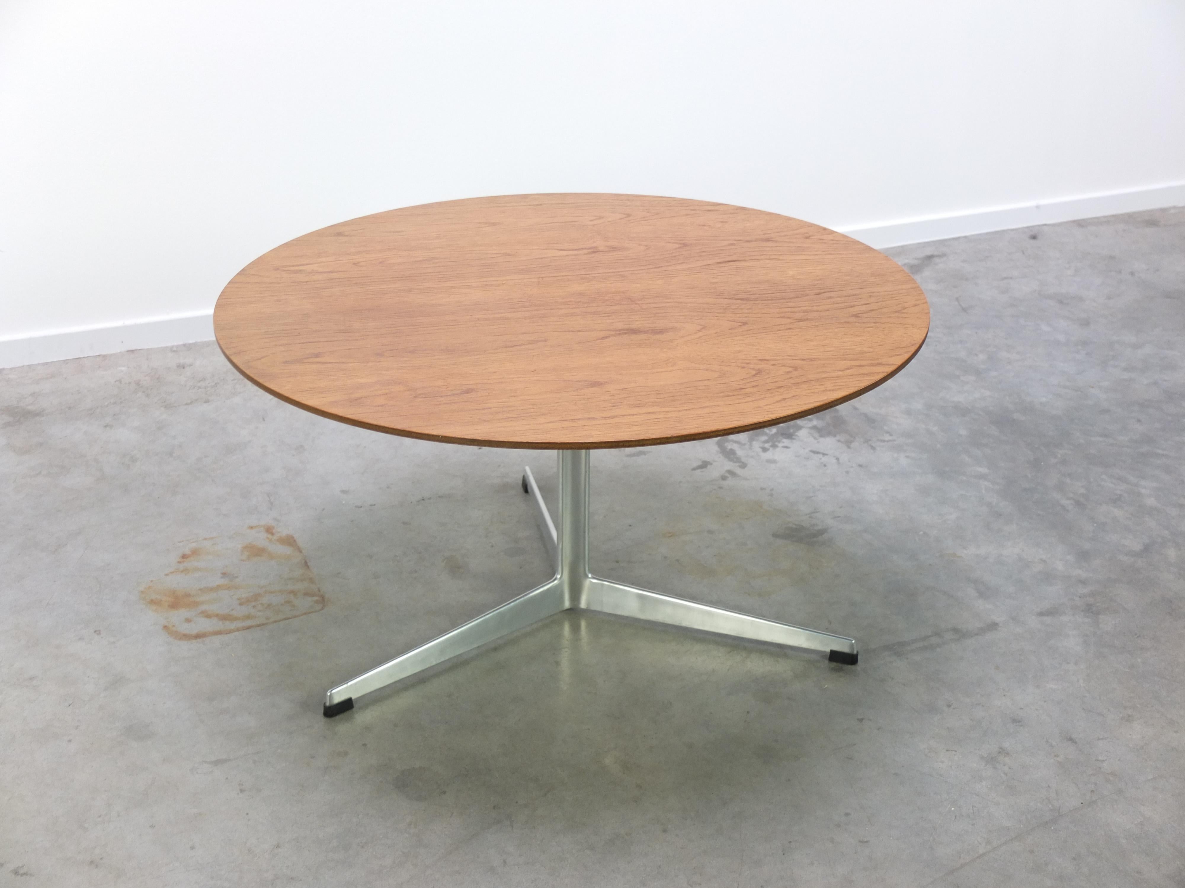 Early Teak Coffee Table by Arne Jacobsen for Fritz Hansen, 1960s For Sale 3