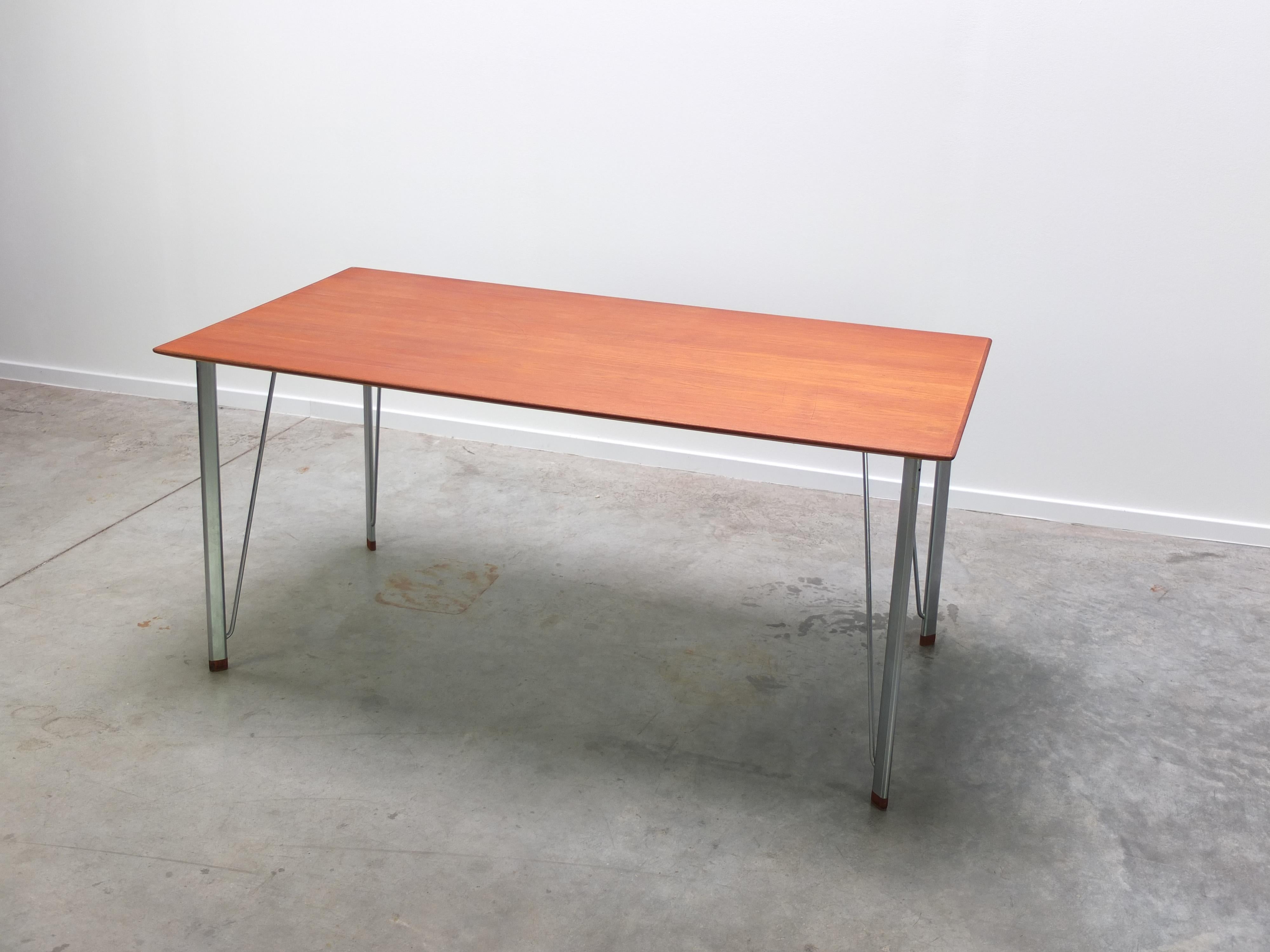 Scandinave moderne Table en teck ancien « Modèle 3605 » d'Arne Jacobsen pour Fritz Hansen, années 1950 en vente